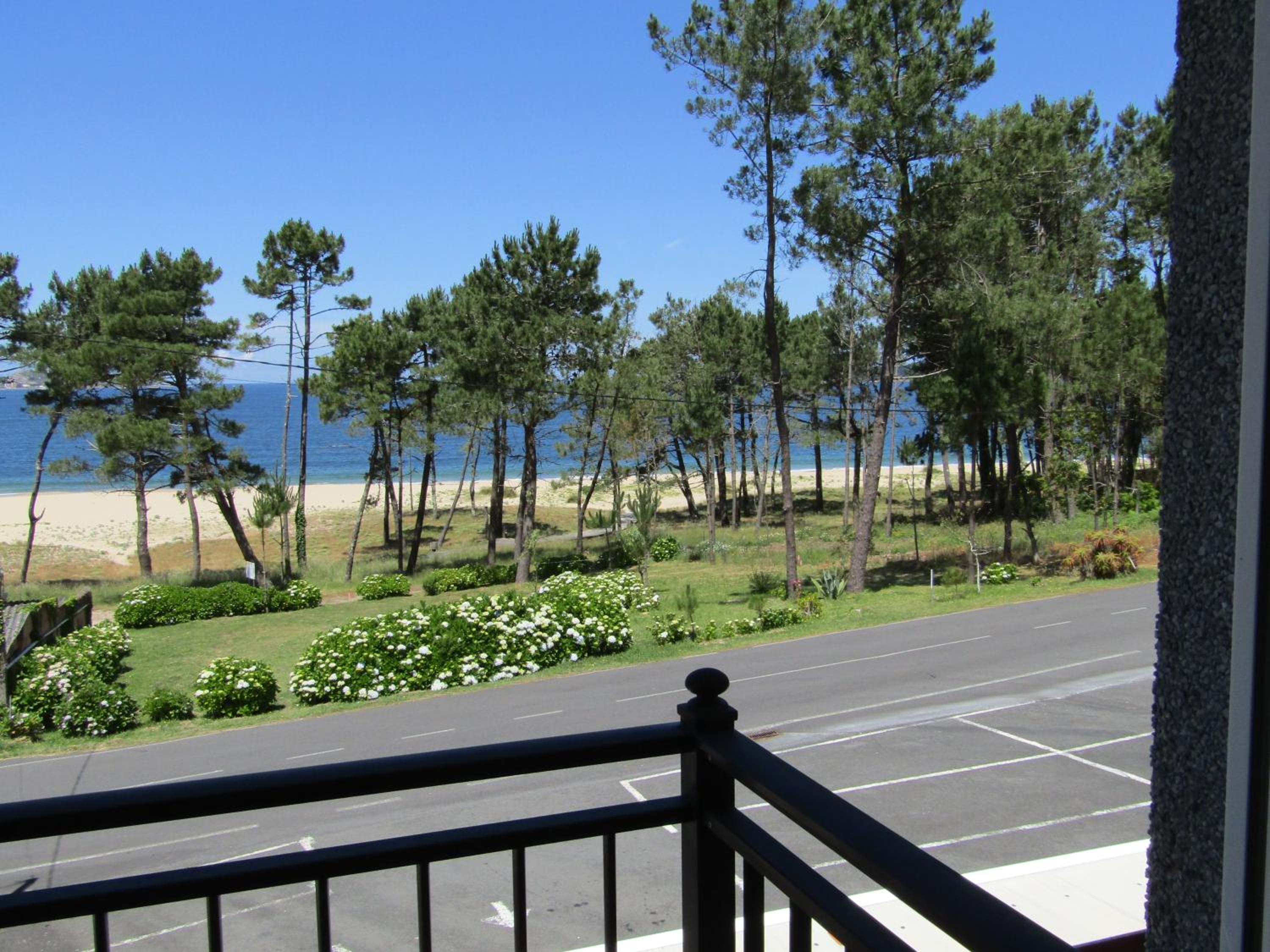 Double Room with Terrace and Beach View photo 3