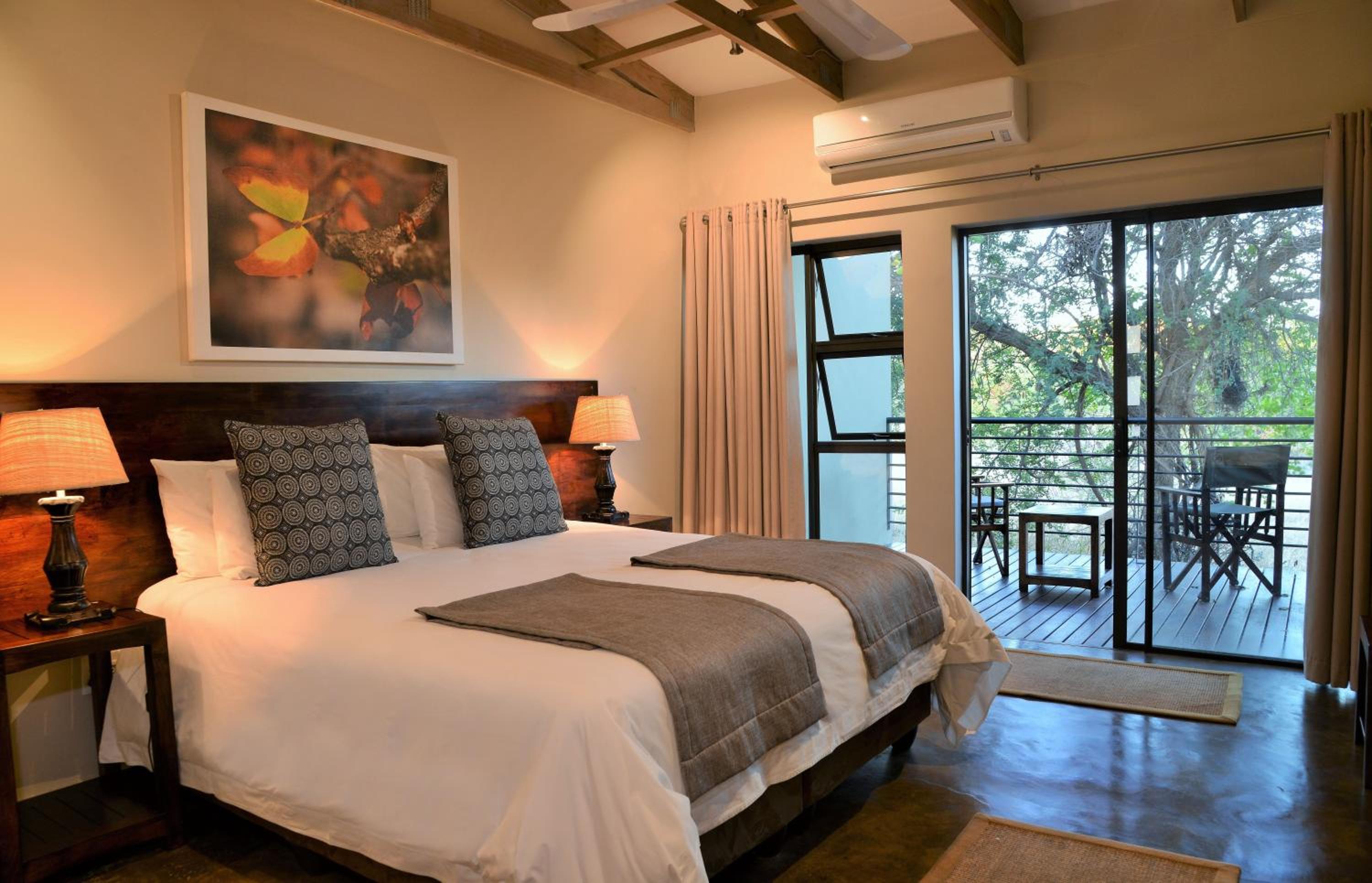 Luxury King Room photo 1