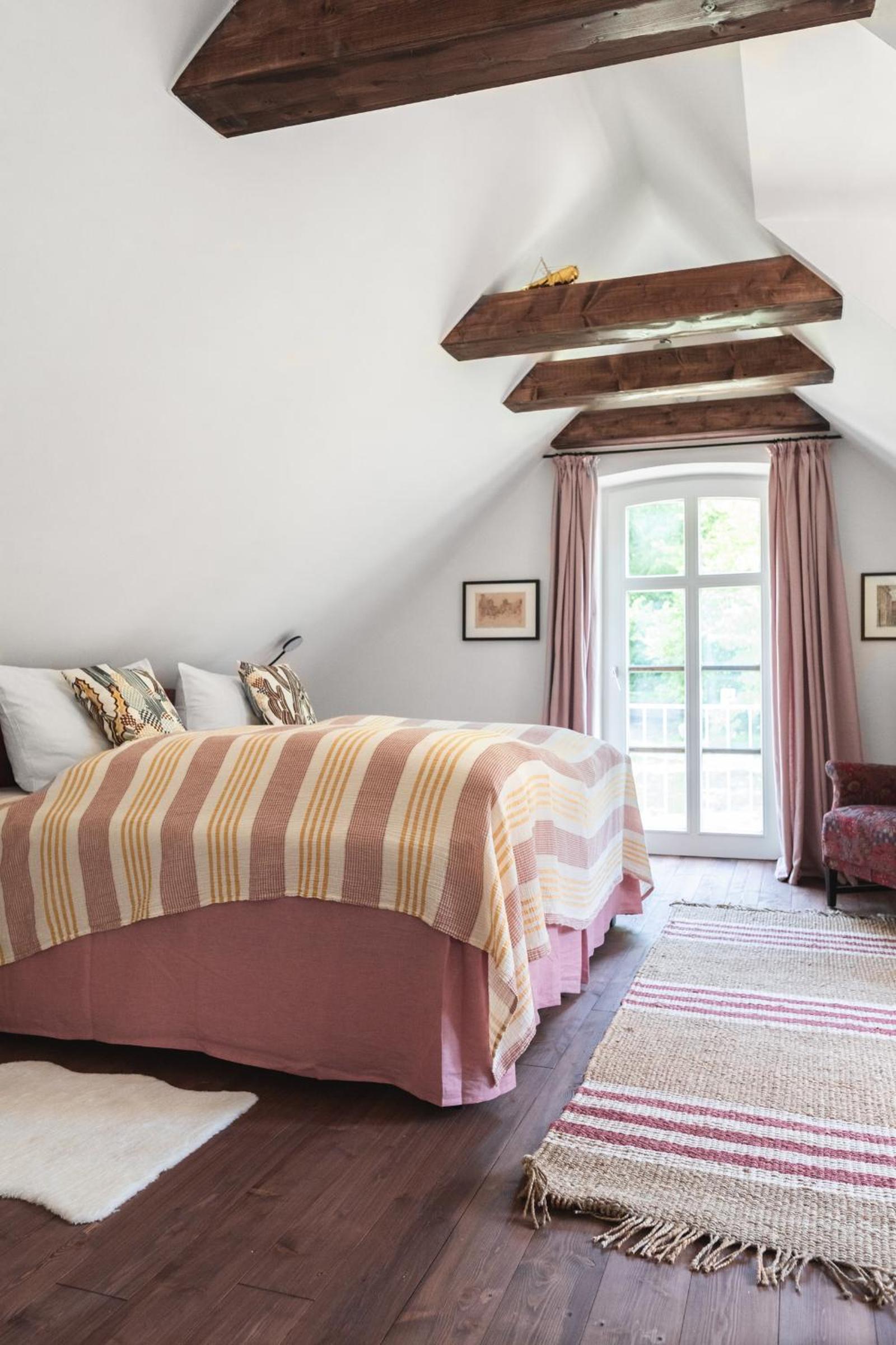 Small Double Room - Photo 1