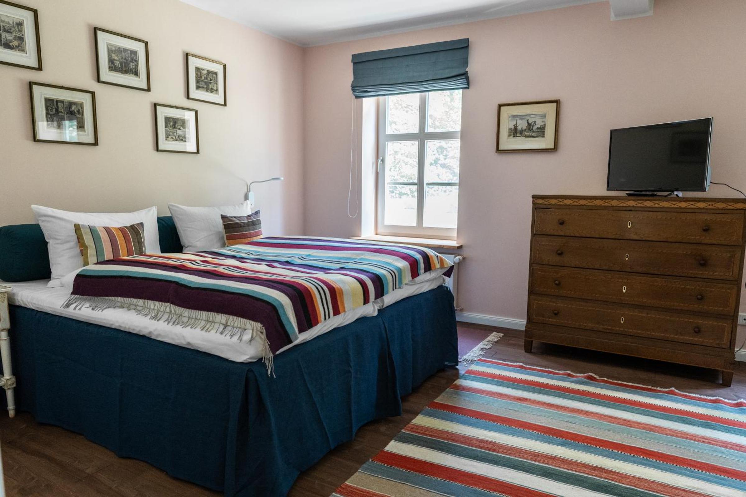Small Double Room - Photo 4