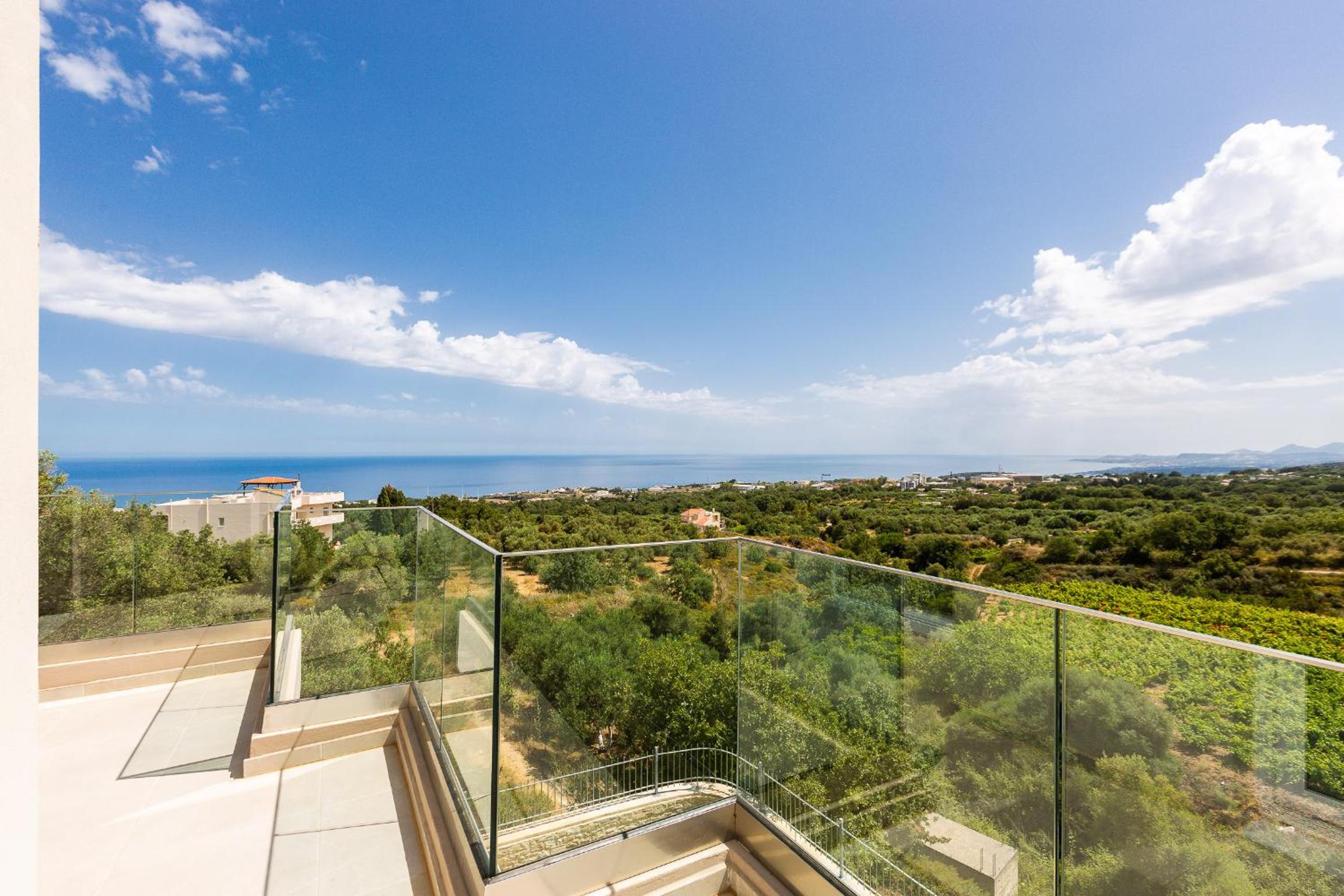 Superior One Bedroom Apartment with Sea View - Photo 5