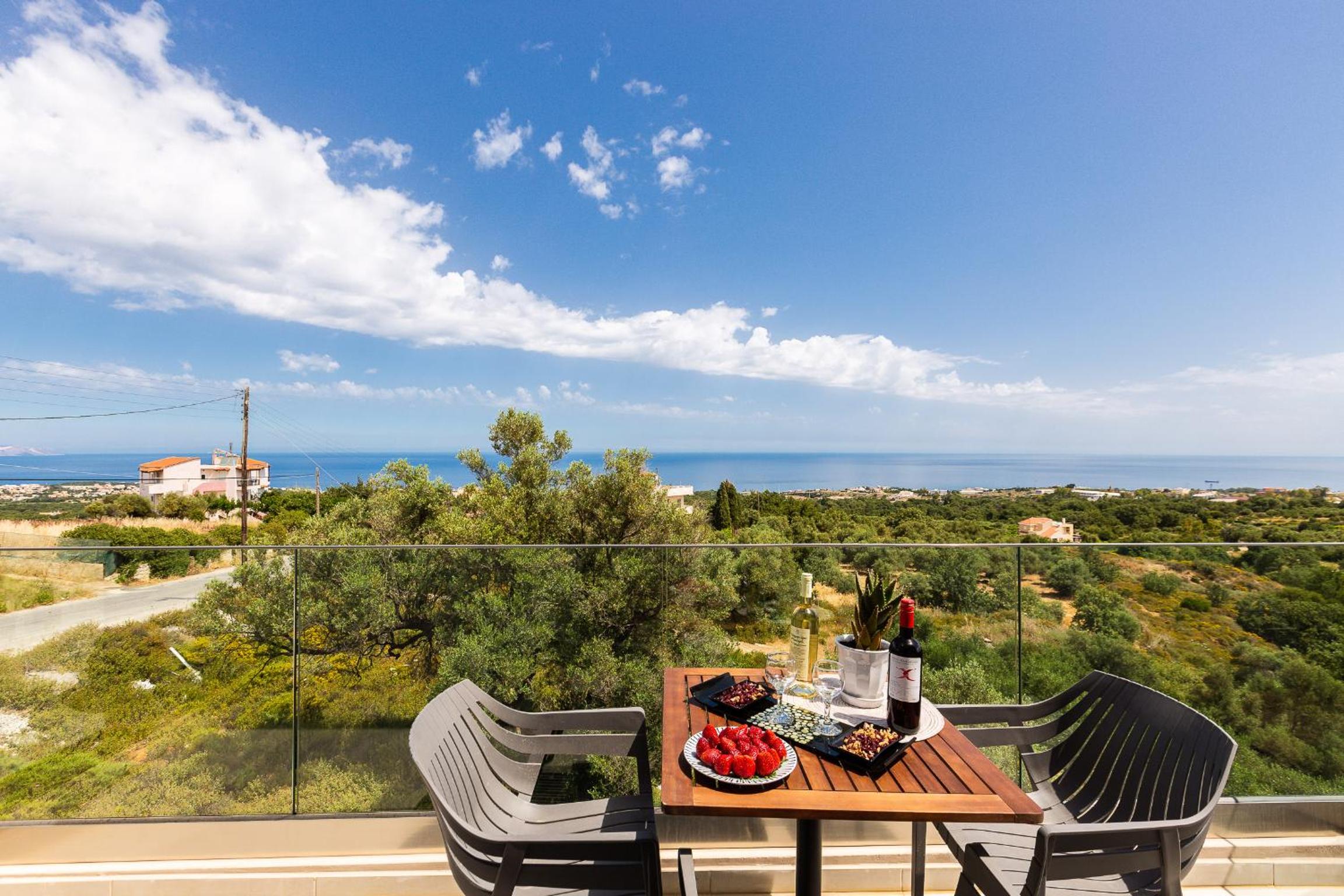 Superior One Bedroom Apartment with Sea View - Photo 3