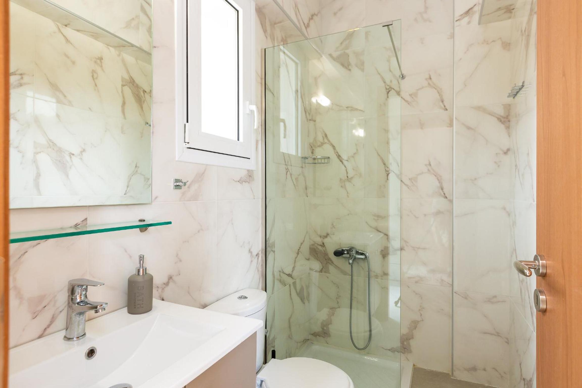 Superior Suite with Sea View - Photo 5
