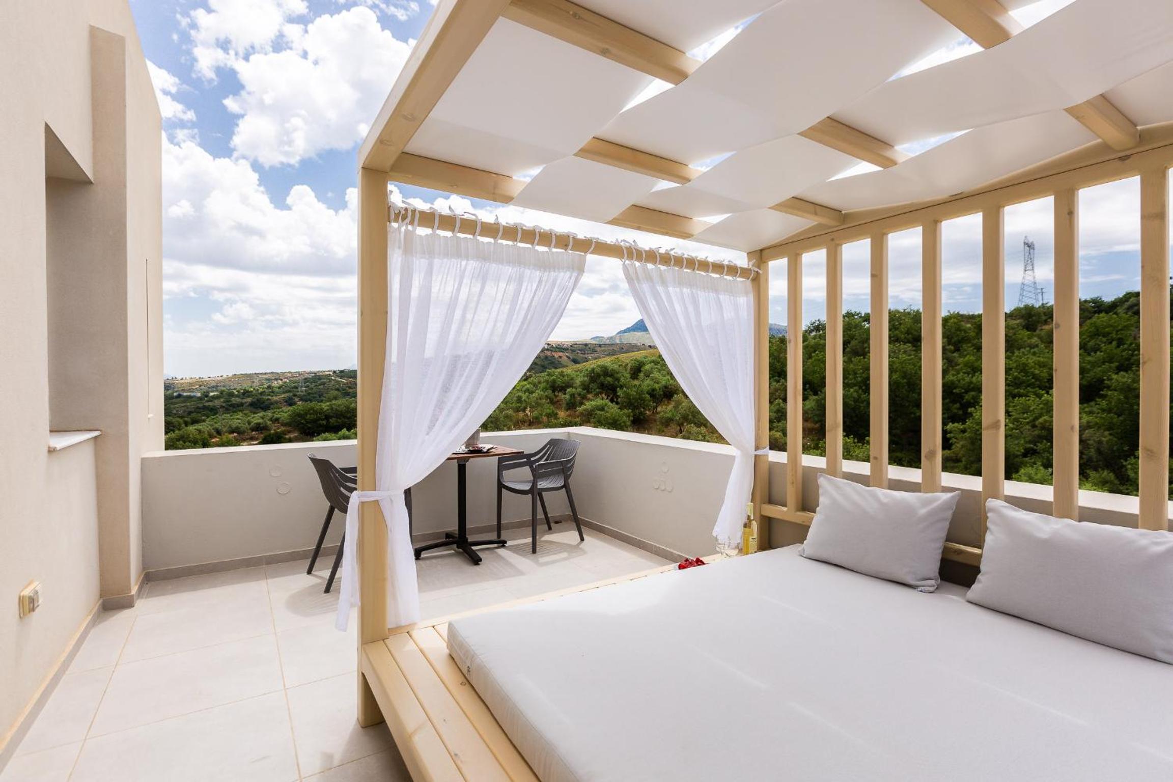 Superior Suite with Sea View - Photo 6