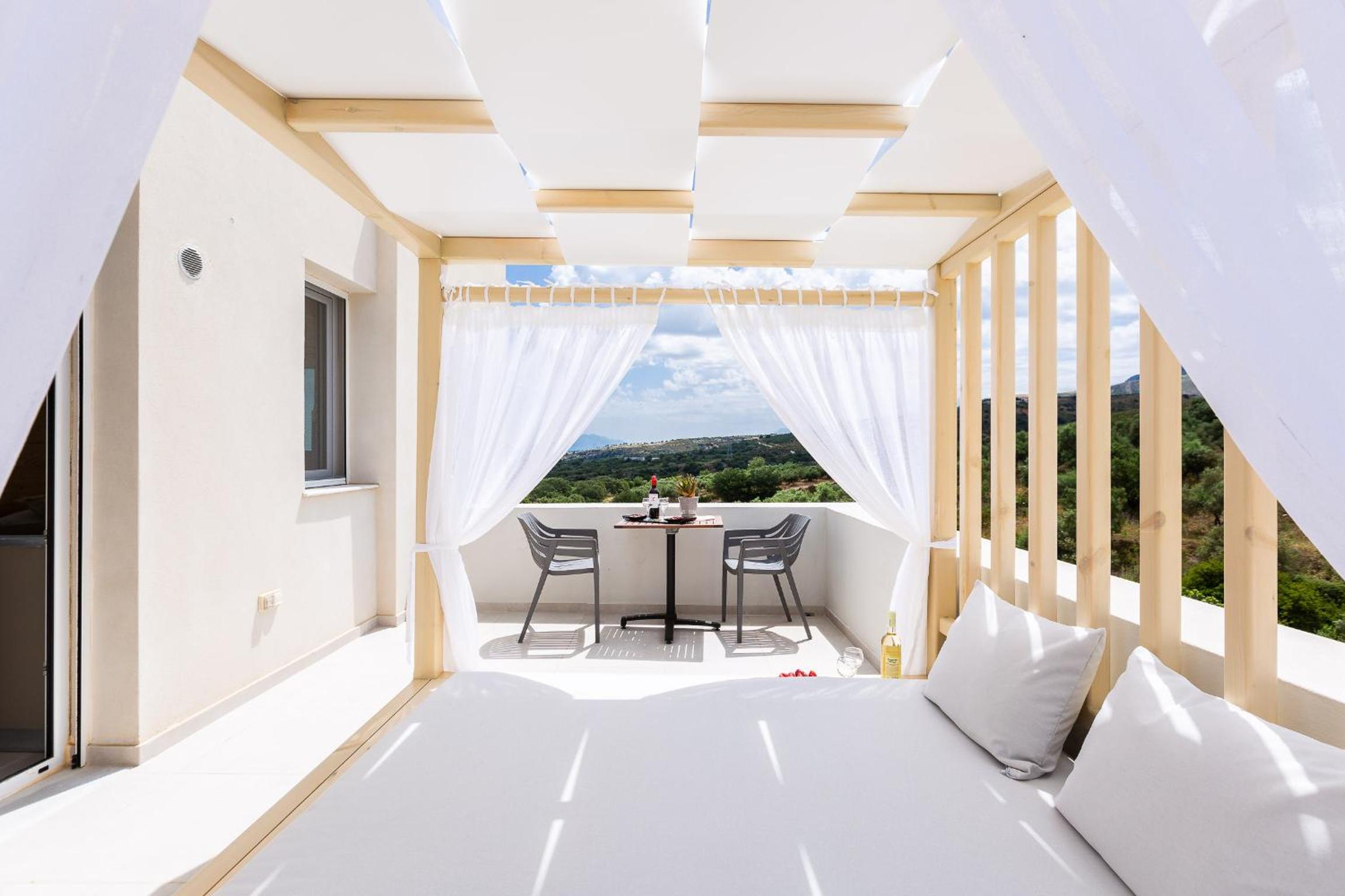 Superior Suite with Sea View - Photo 2