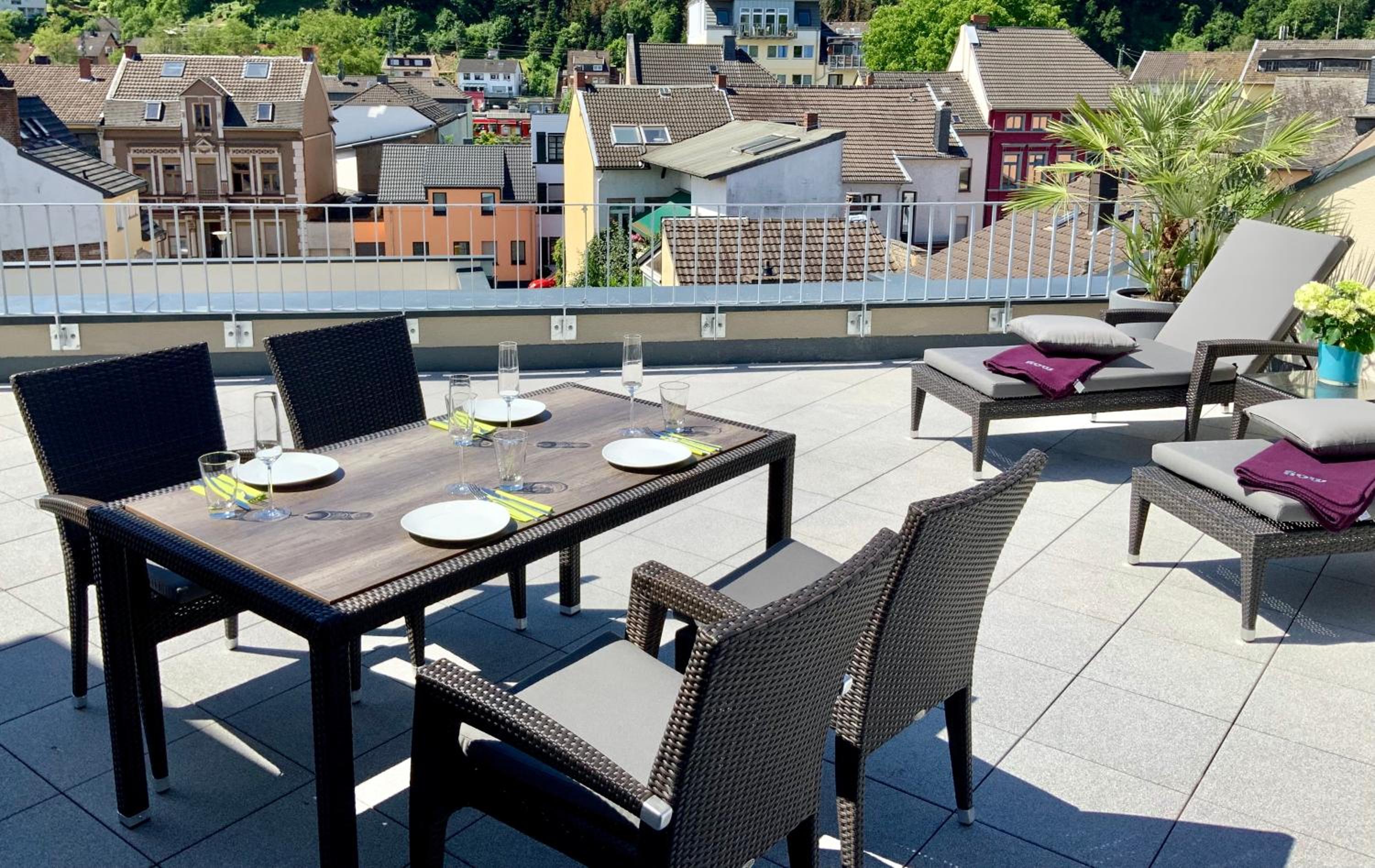 Apartment with Terrace - Photo 2