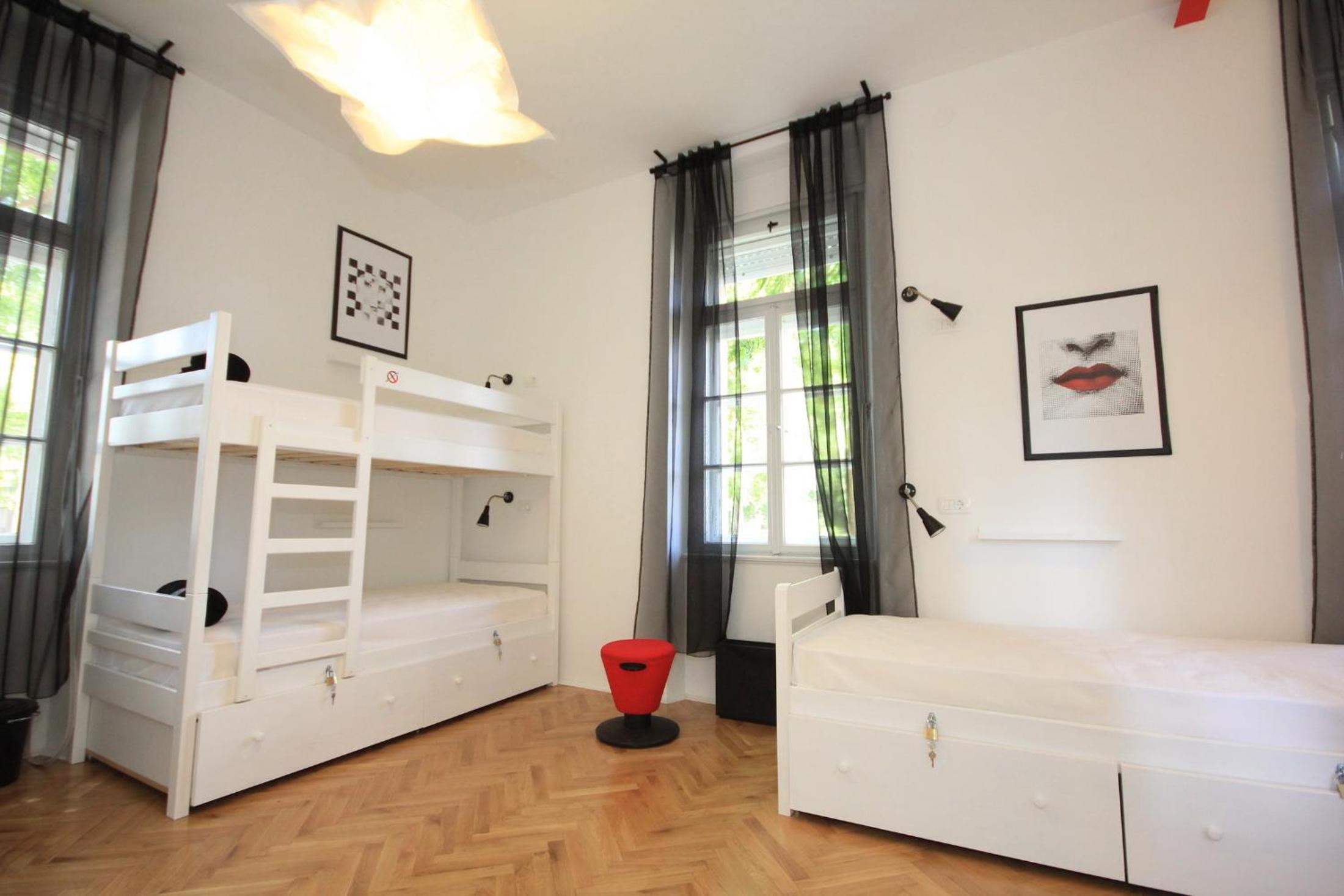 Single Bed in Mix Dormitory Room with Garden View