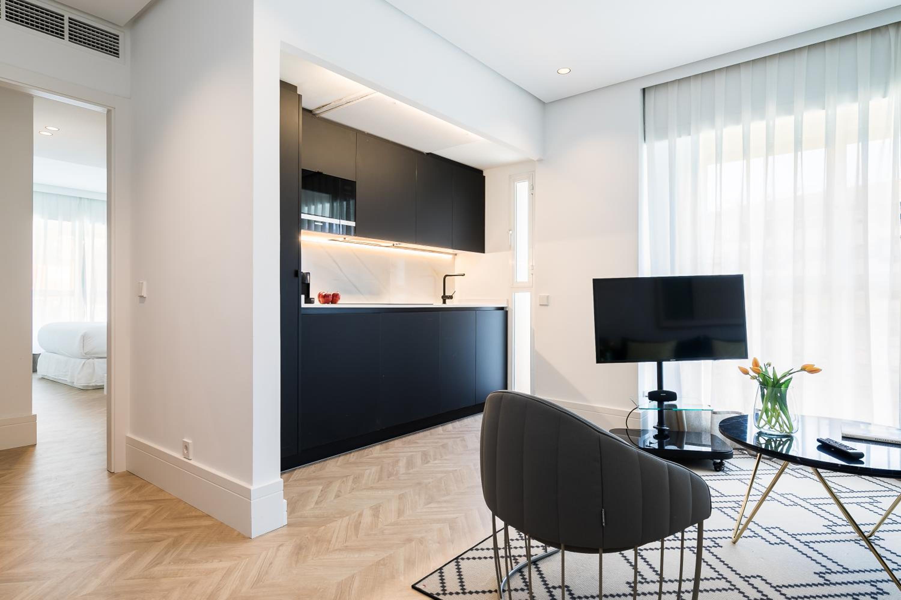 One-Bedroom Apartment - Photo 19