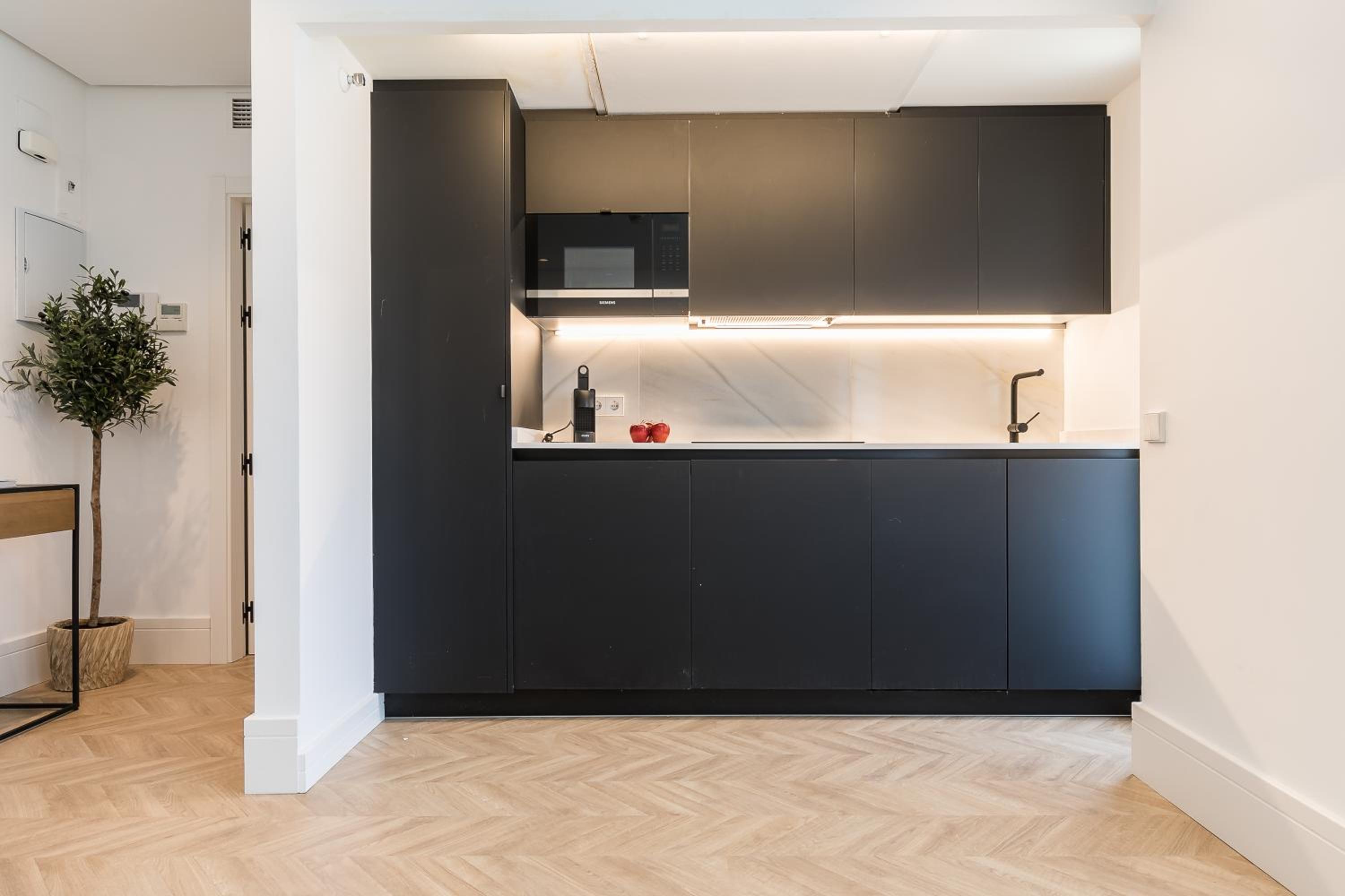 One-Bedroom Apartment - Photo 17