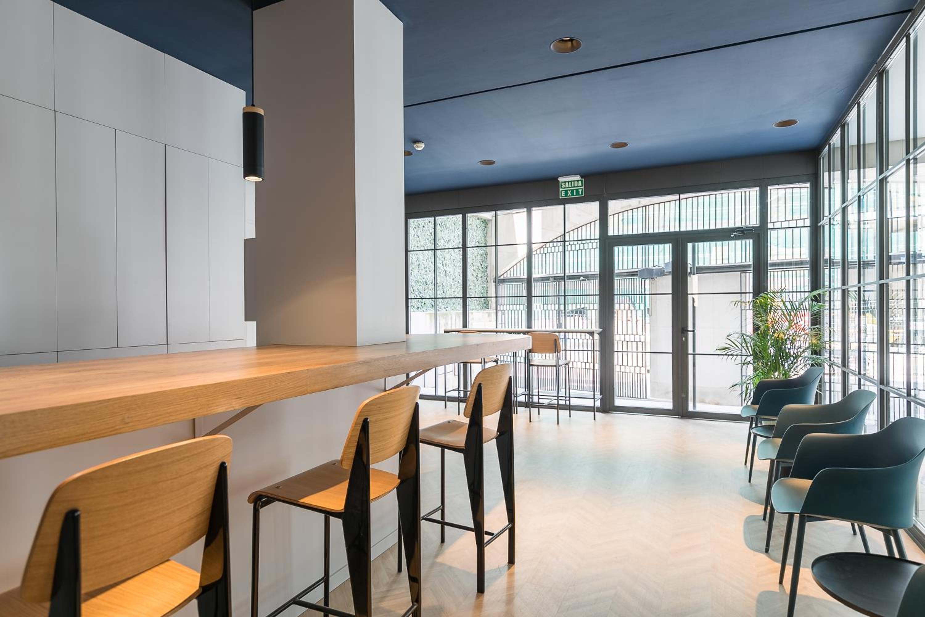 One-Bedroom Apartment - Photo 2