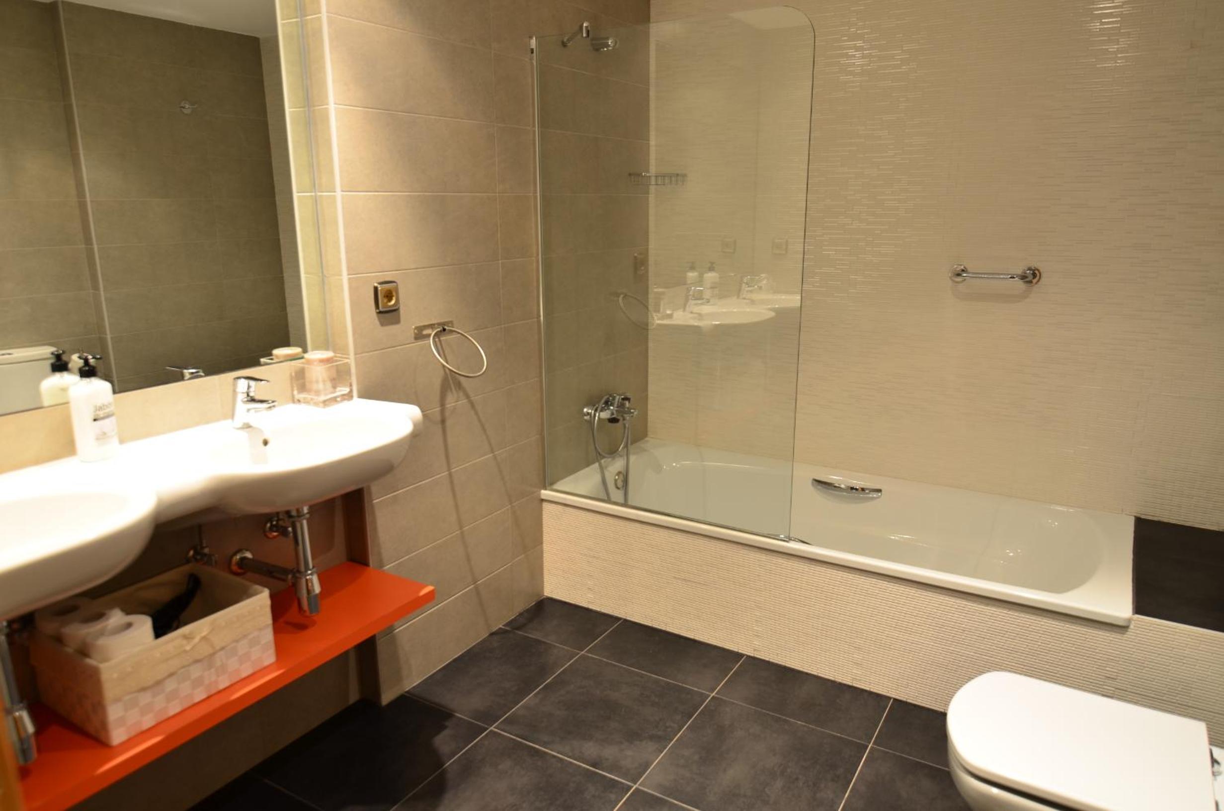 Double Room with Private External Bathroom photo 2