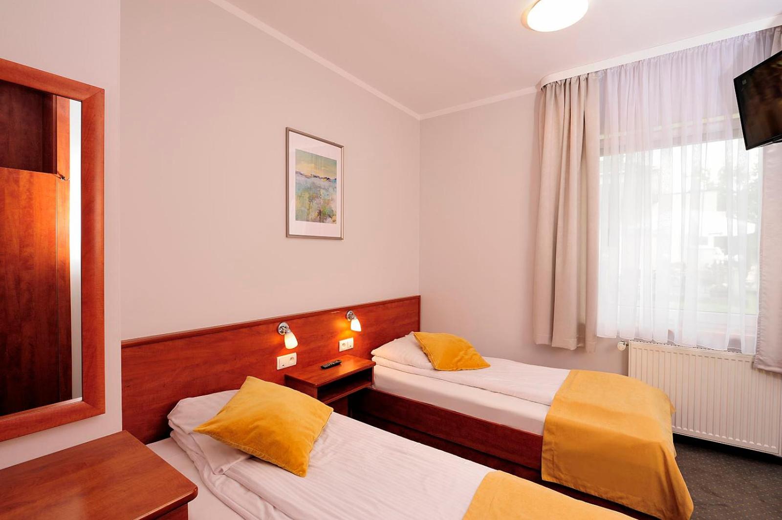 Twin Room - Photo 1