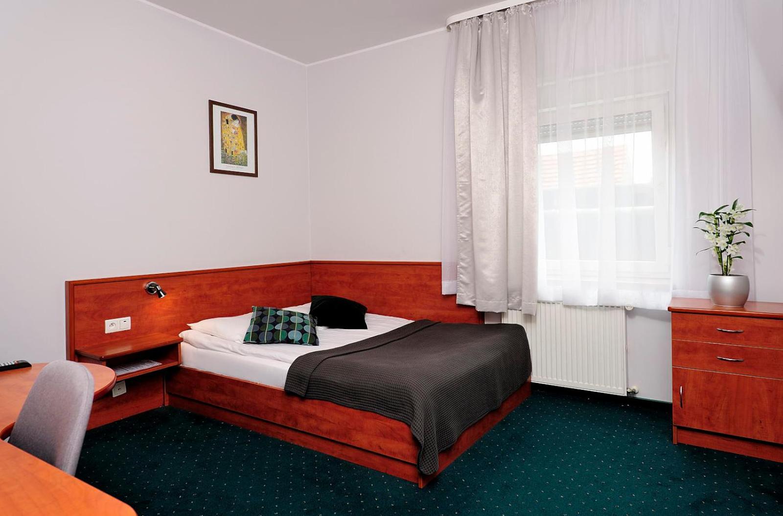 Double Room - Photo 1