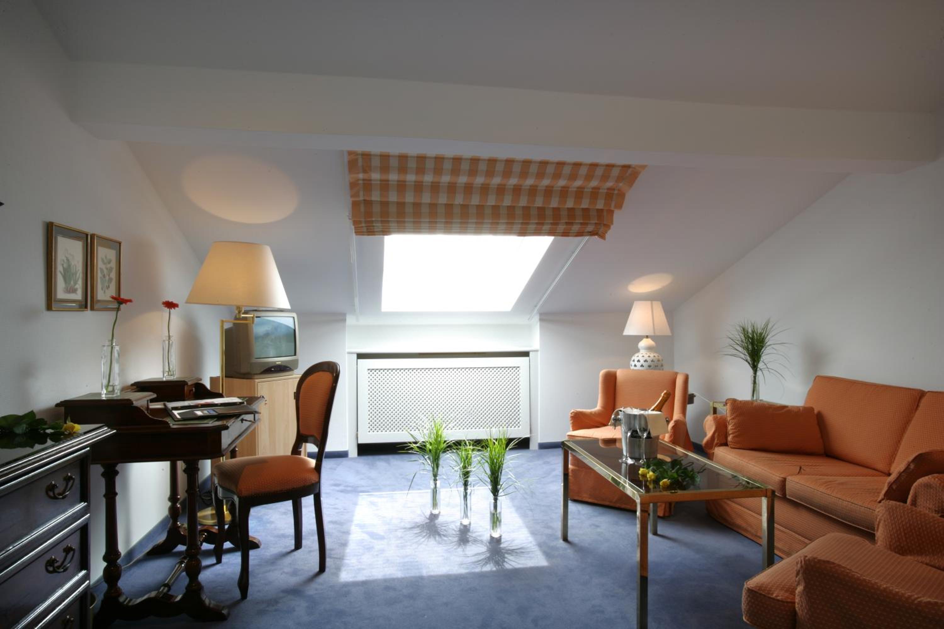 Suite - Photo 14