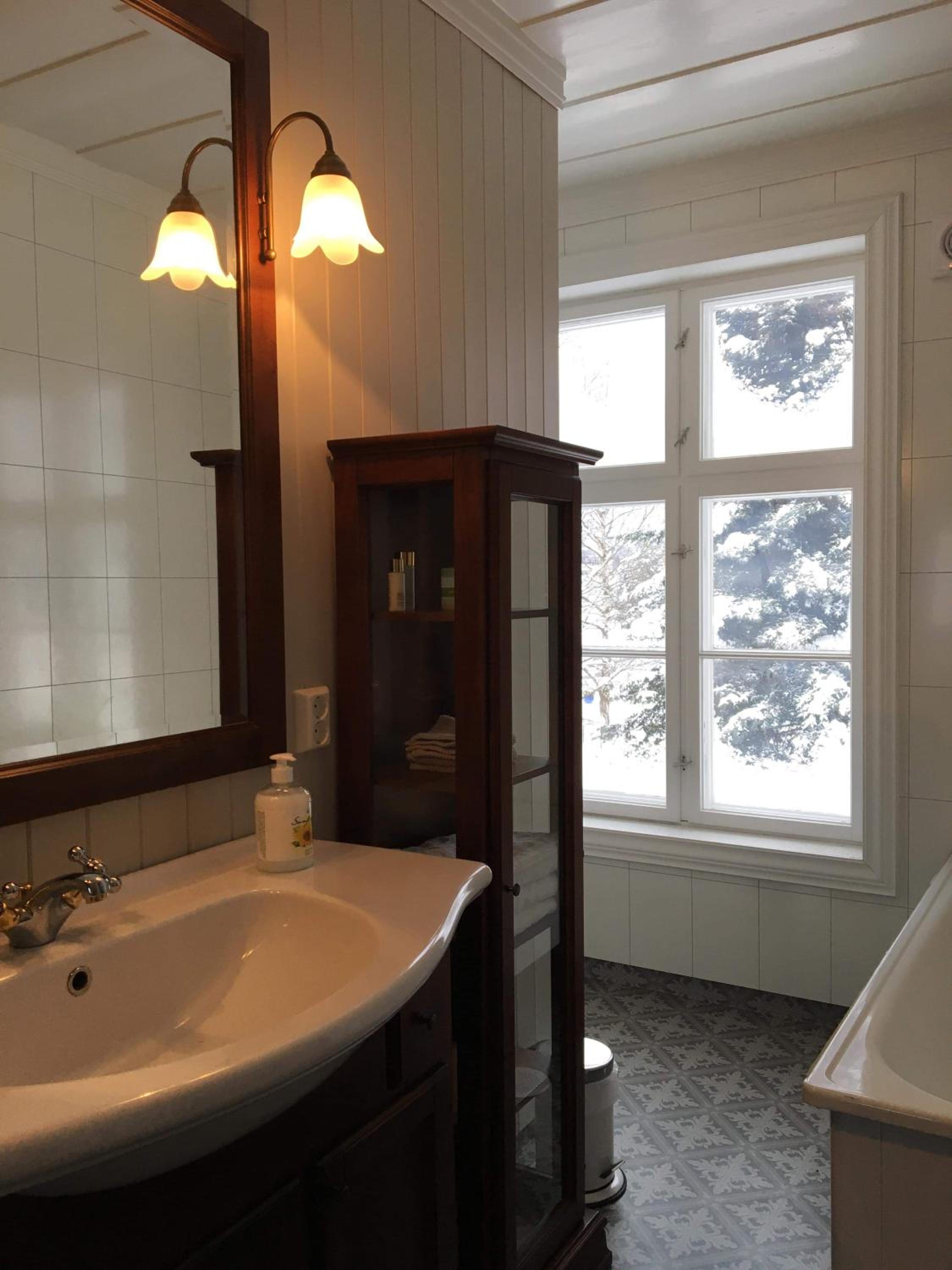 Three-Bedroom Villa - Photo 18