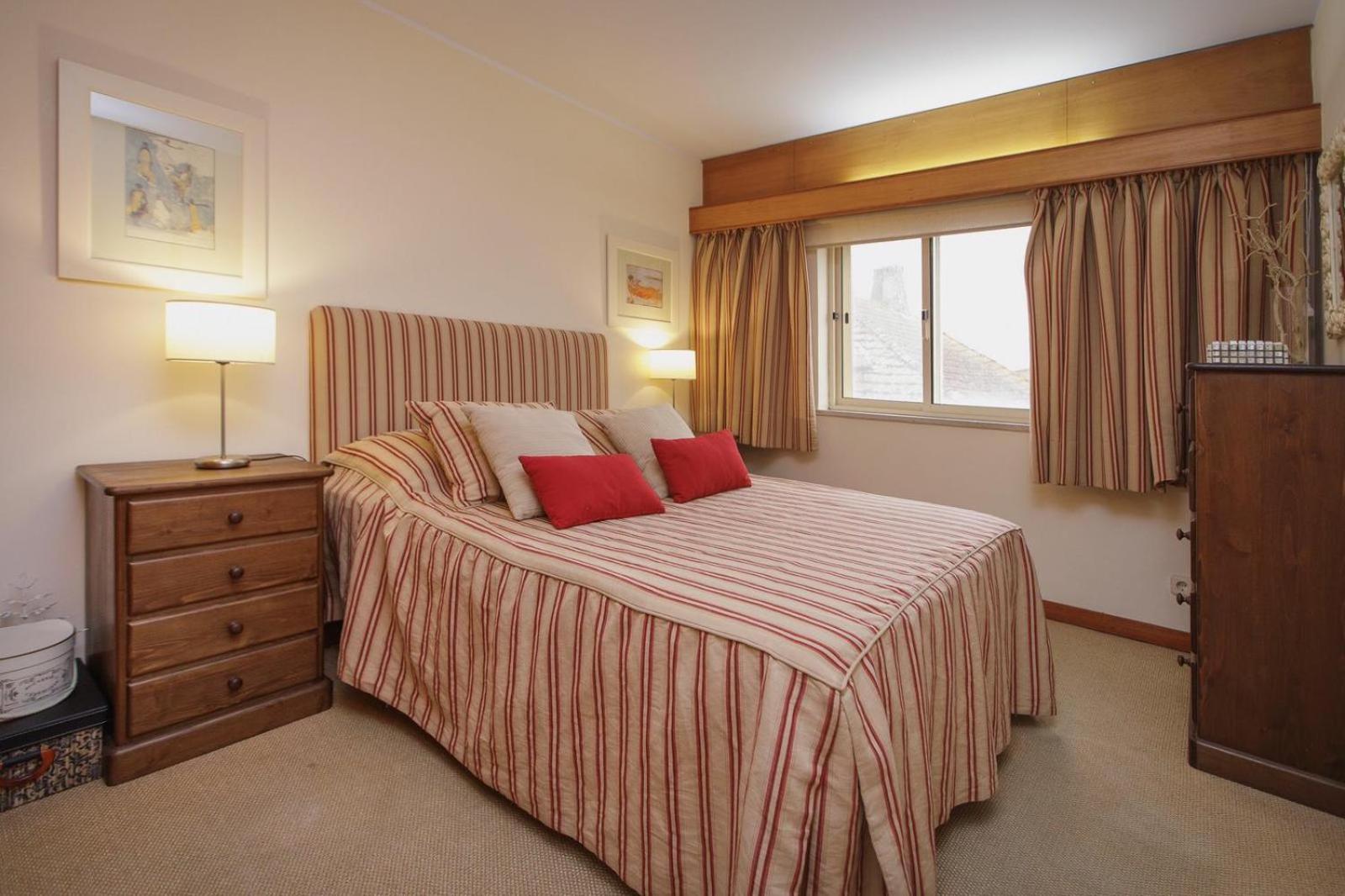 Two-Bedroom Apartment - Photo 19