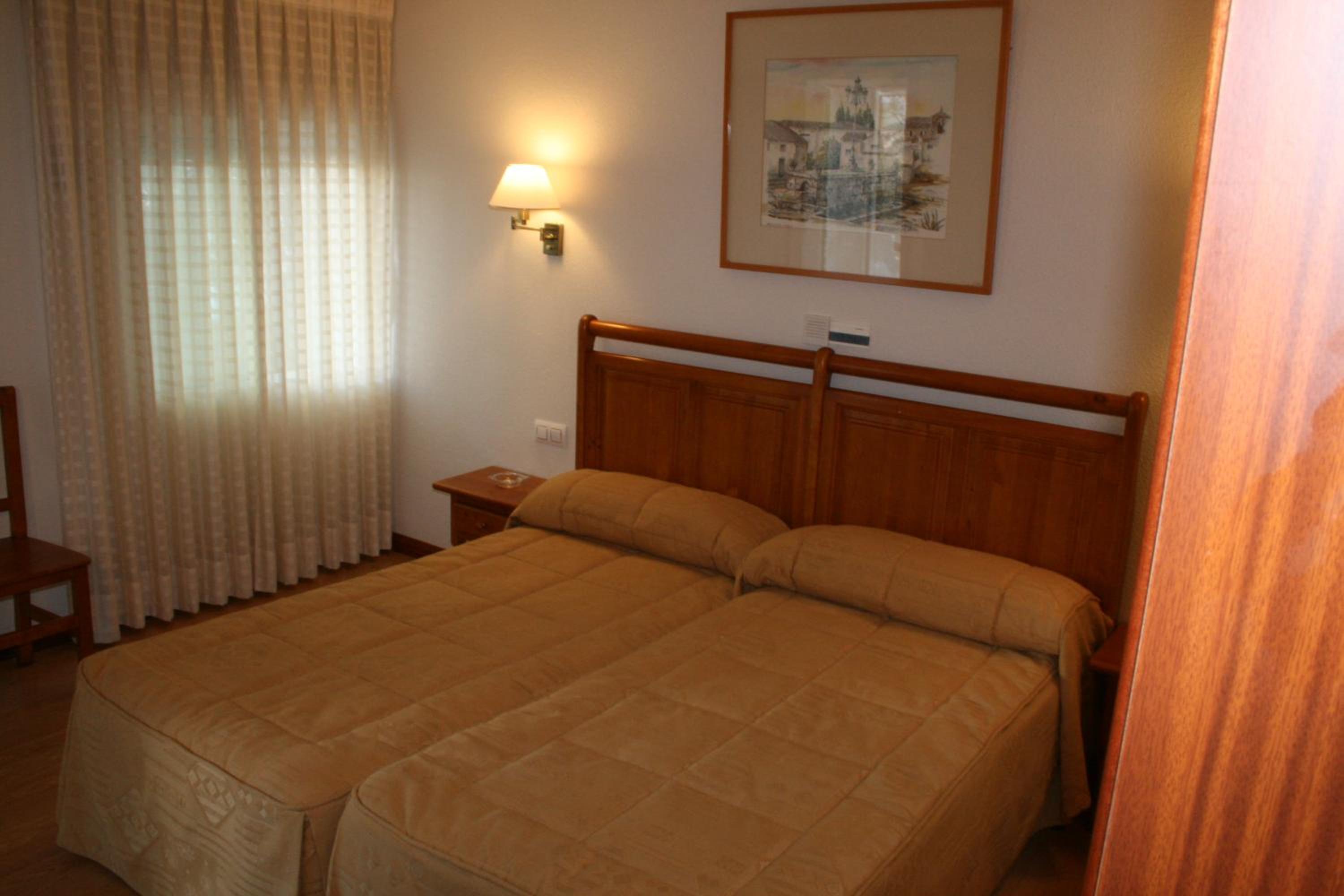 Twin Room - Photo 1