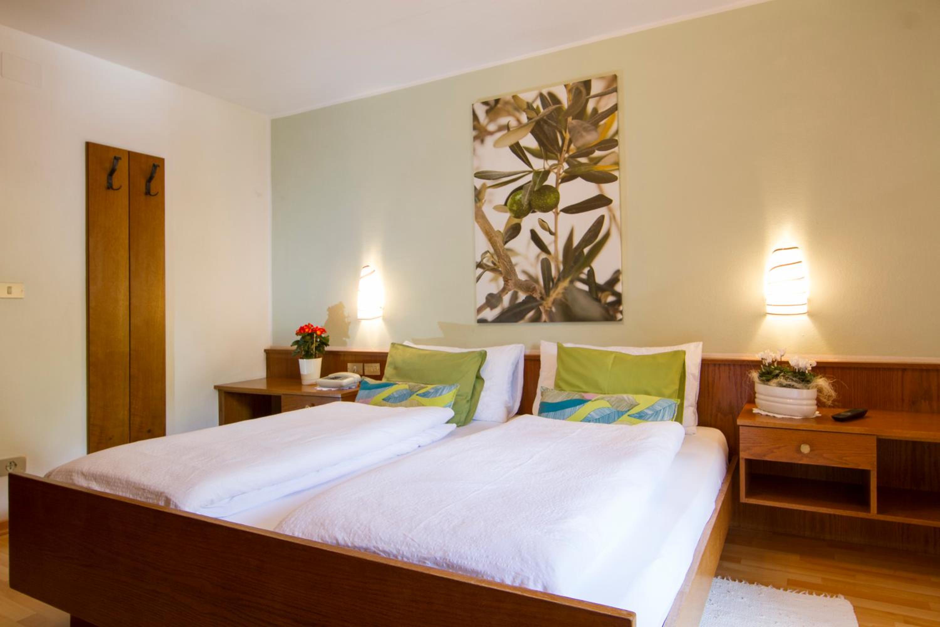 Standard Double Room - Photo 7