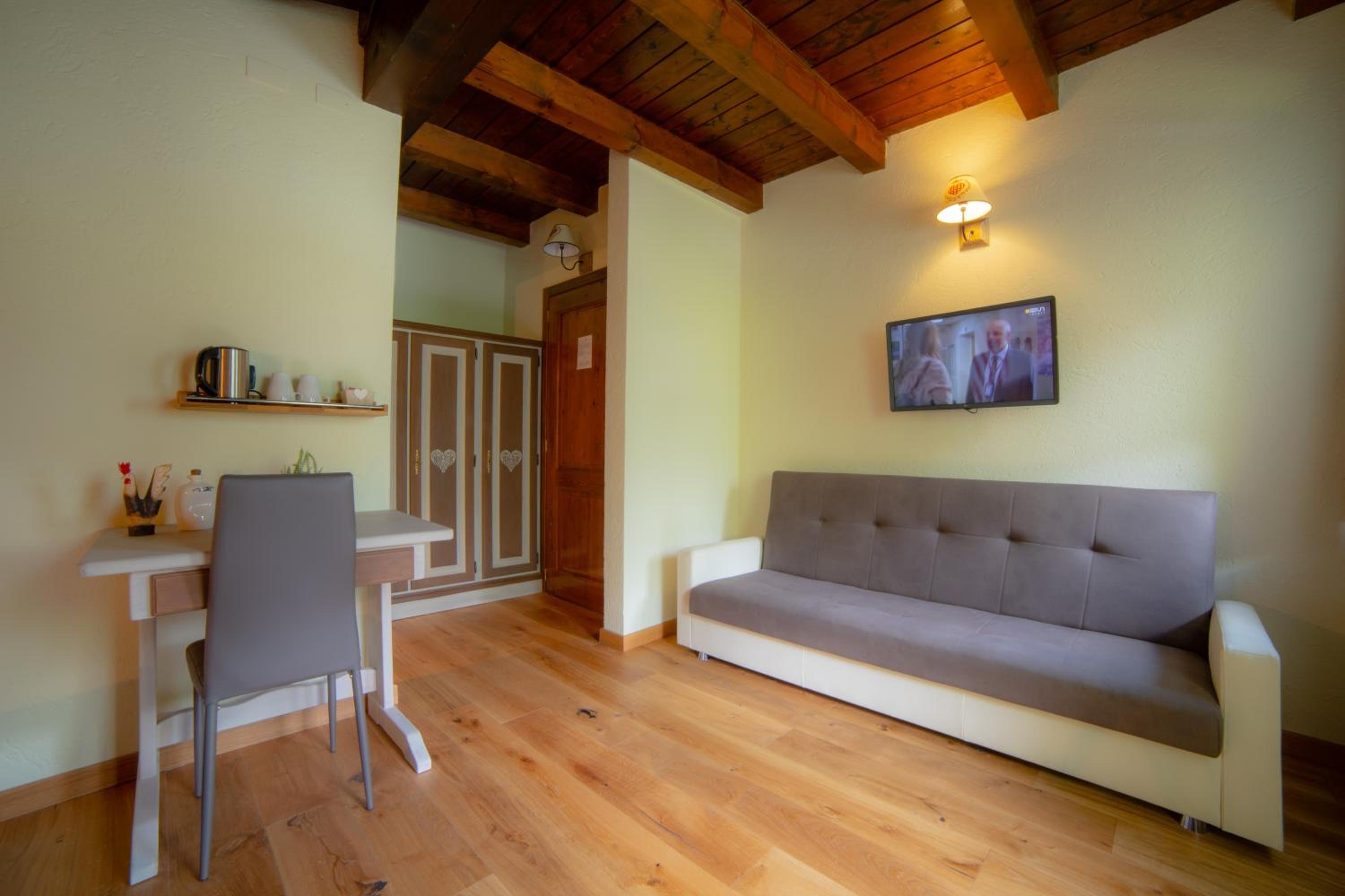 Double Room - Photo 13