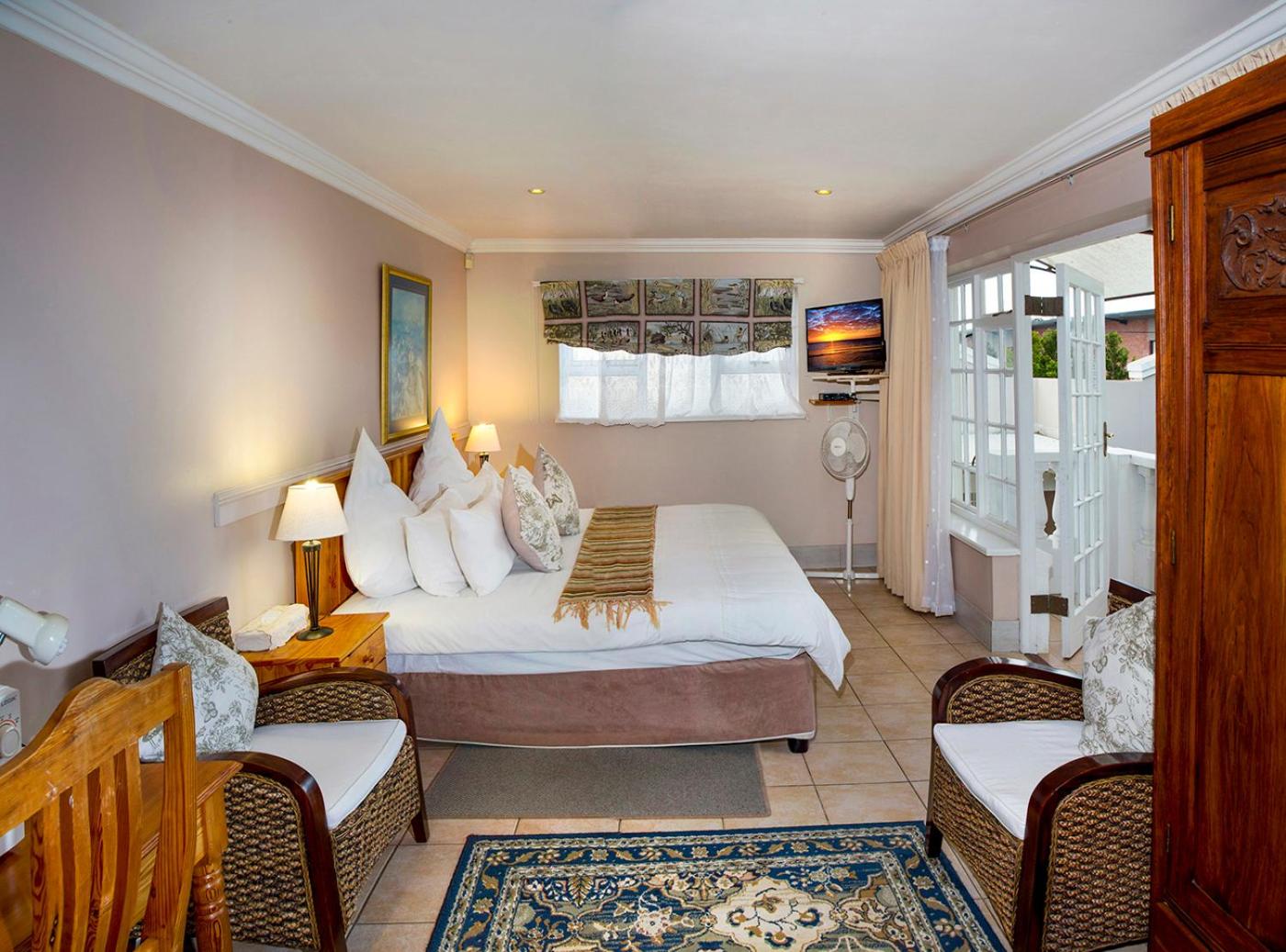 Deluxe Double Room with Shower photo 2