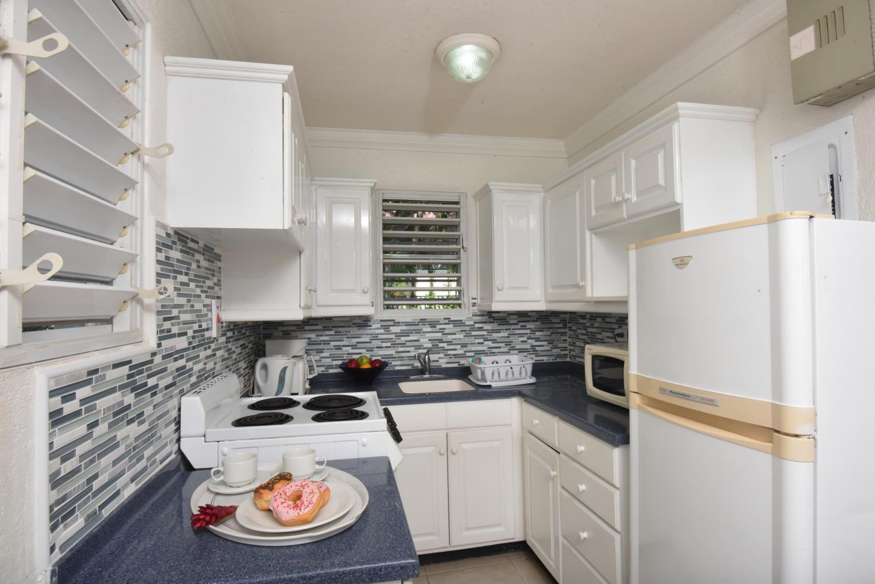One-Bedroom Apartment - Photo 8