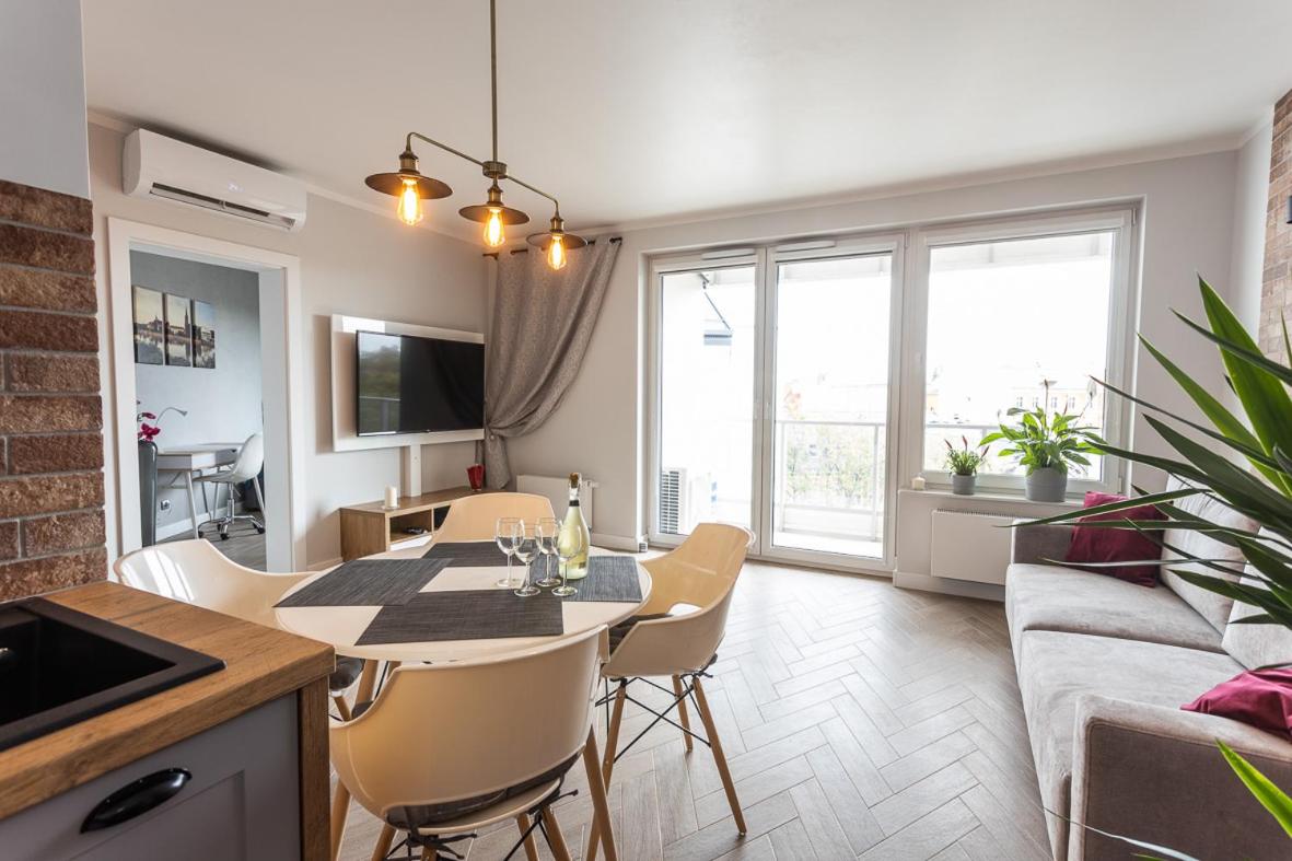 Apartment with Balcony - Photo 8