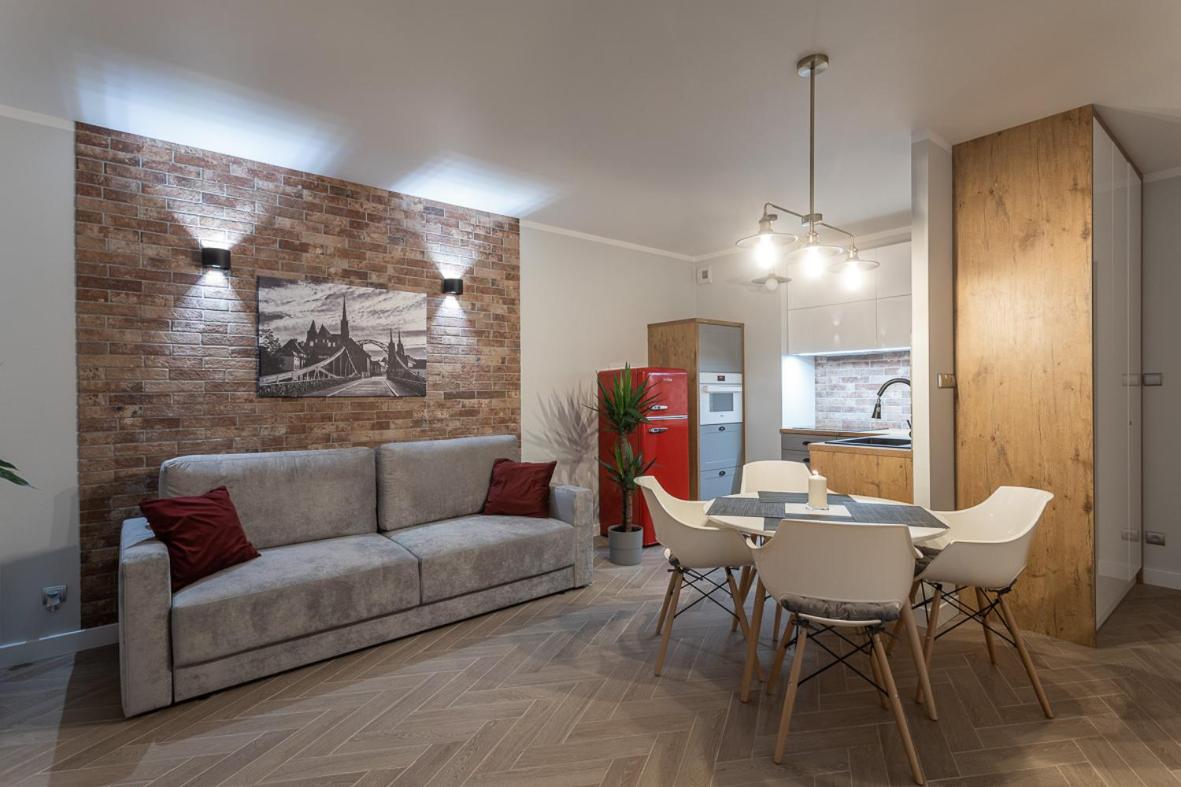 Apartment with Balcony - Photo 11