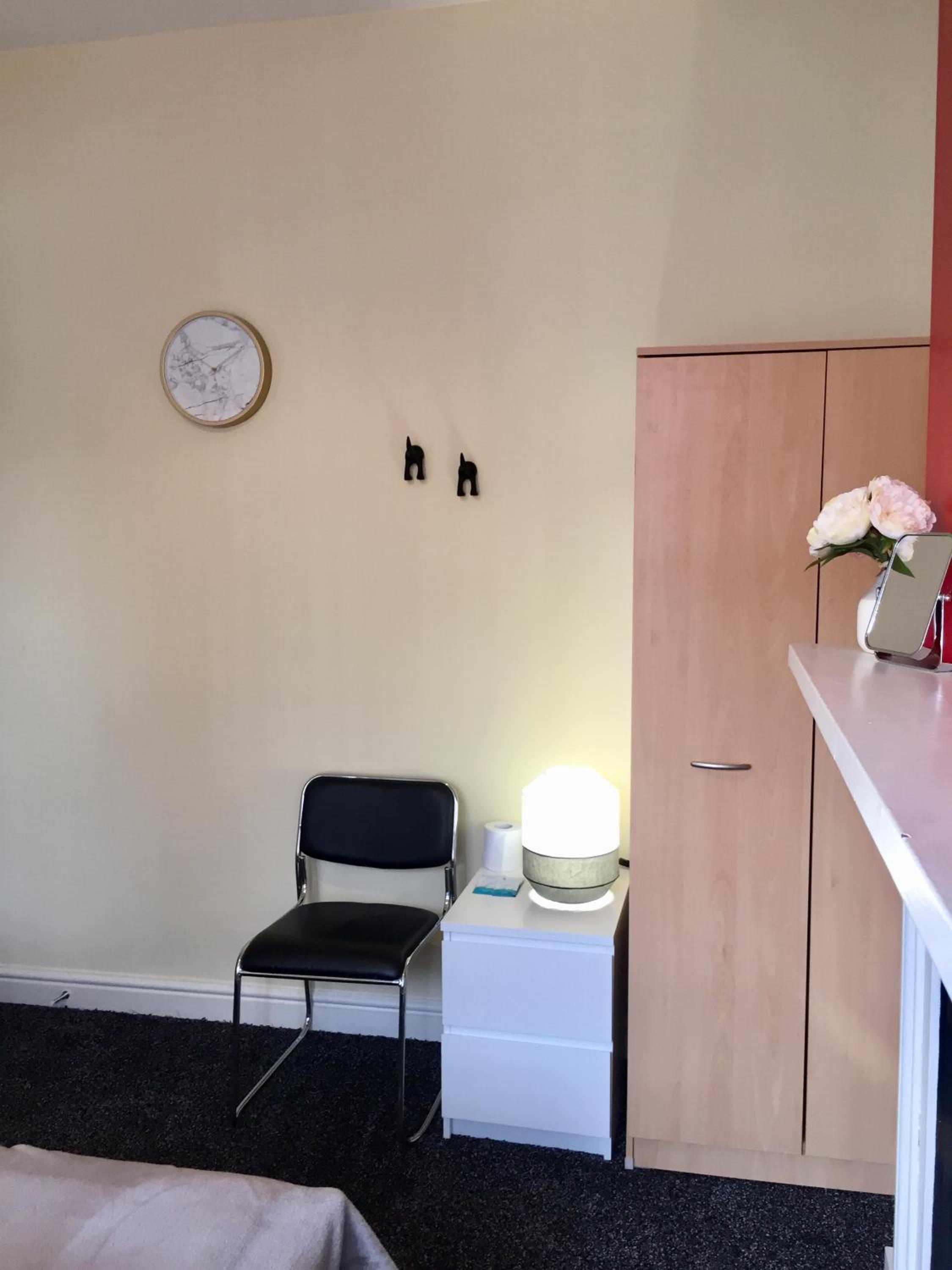 Budget Double Room - Photo 1