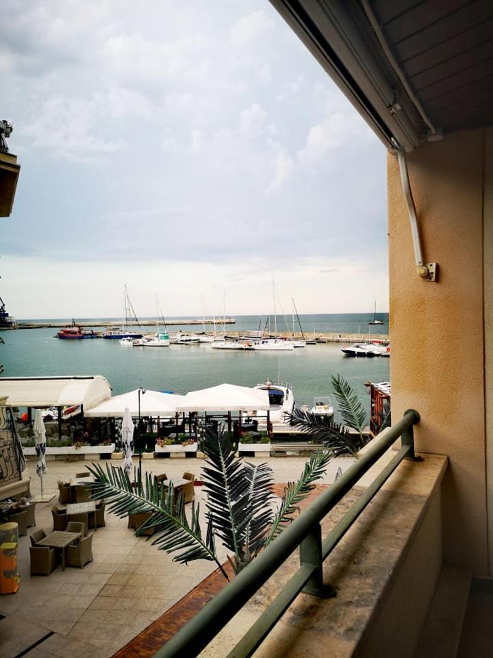 One-Bedroom Apartment with Sea View photo 2