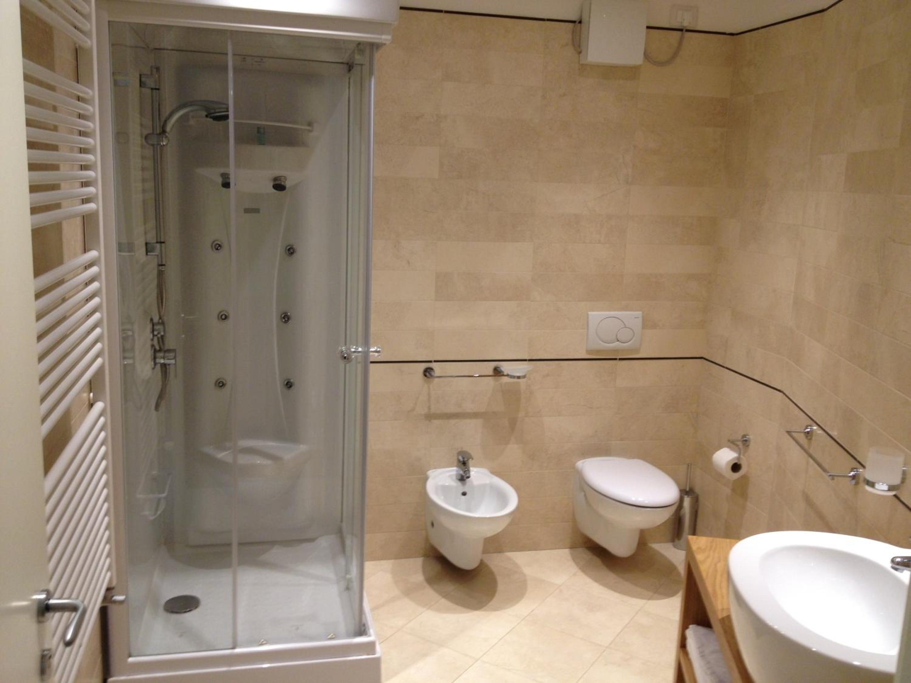 Large Single Room photo 3