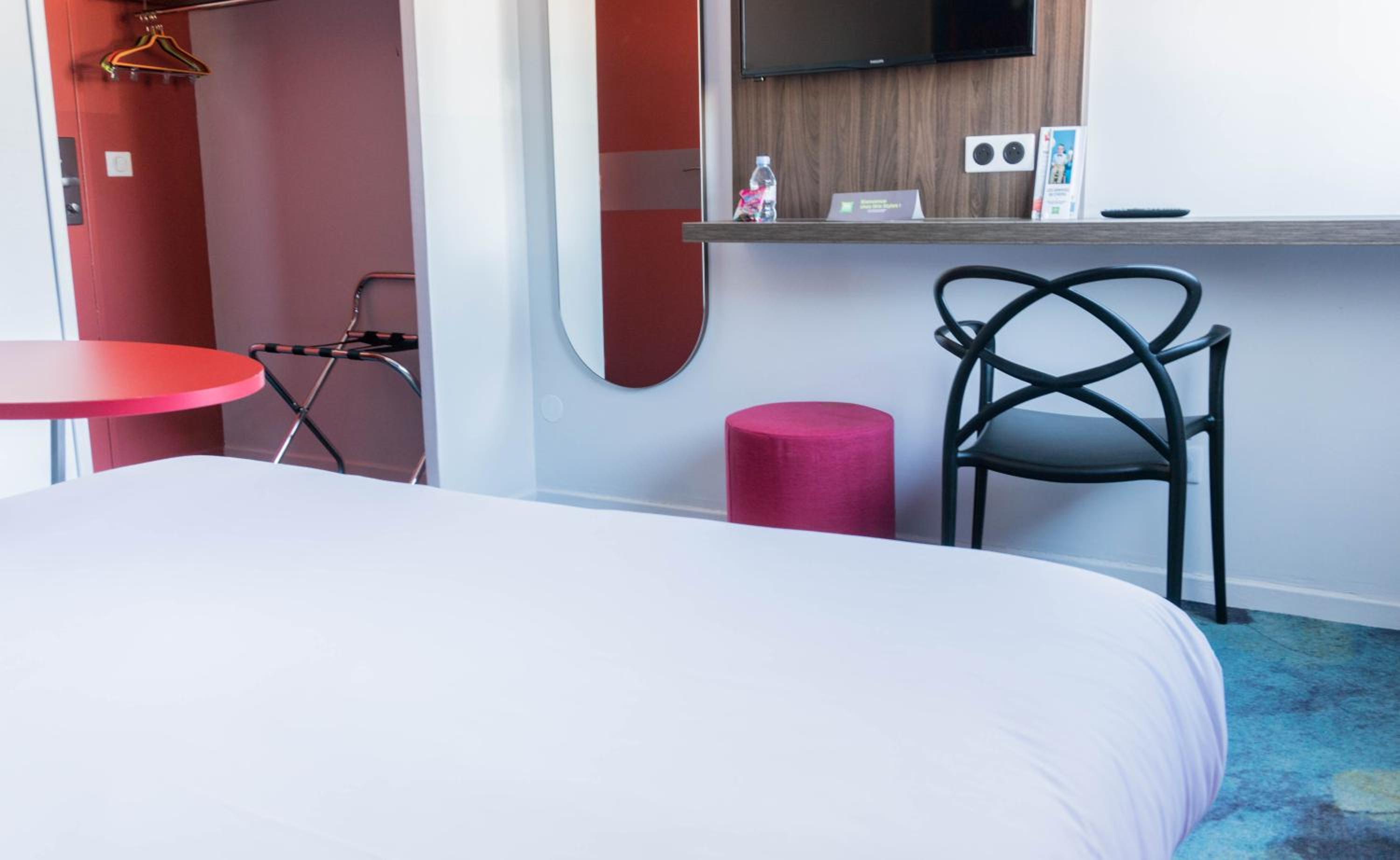Standard Twin Room - Photo 4