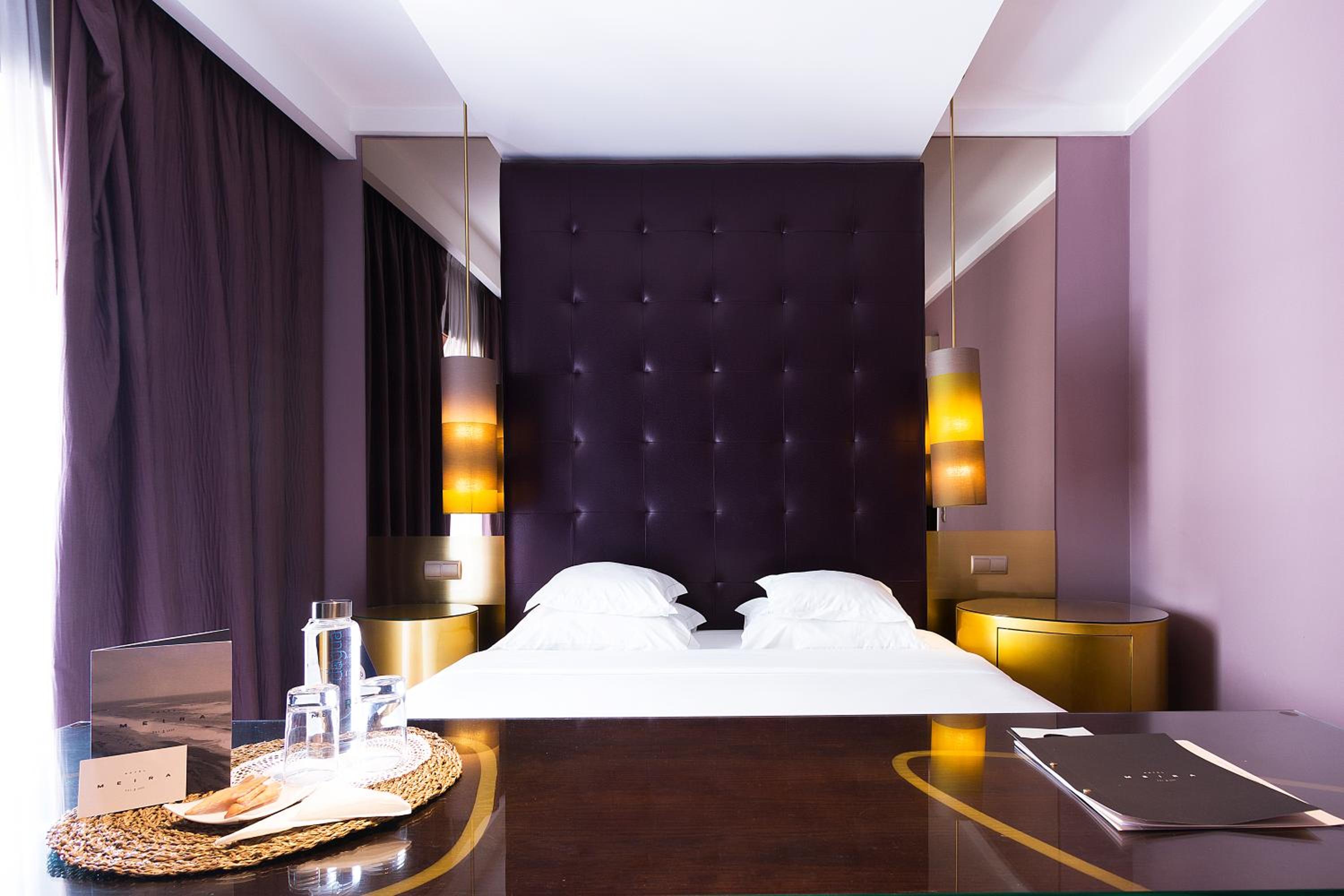Double or Twin Room with Balcony - Photo 3