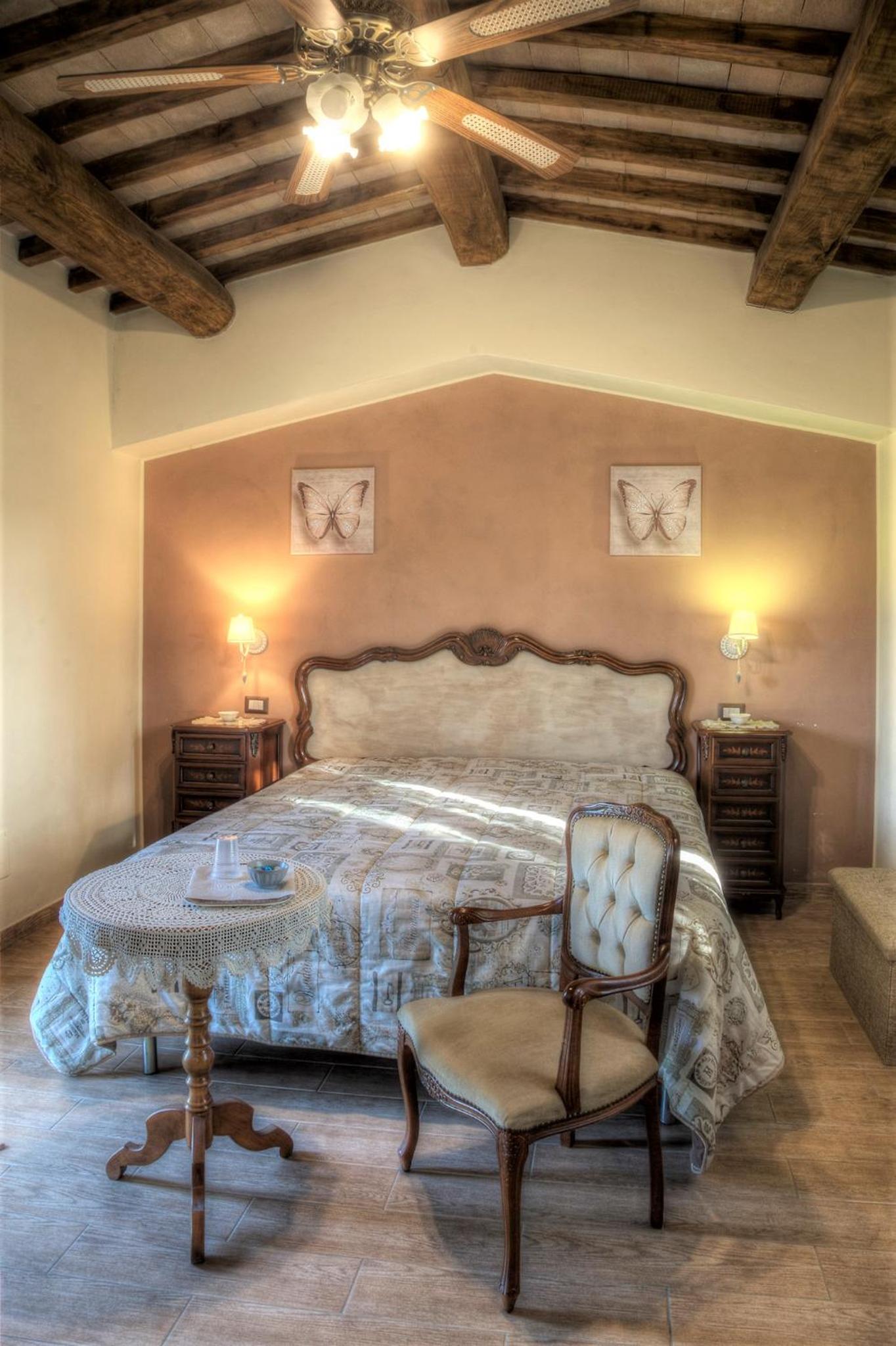 Large Double Room photo 1