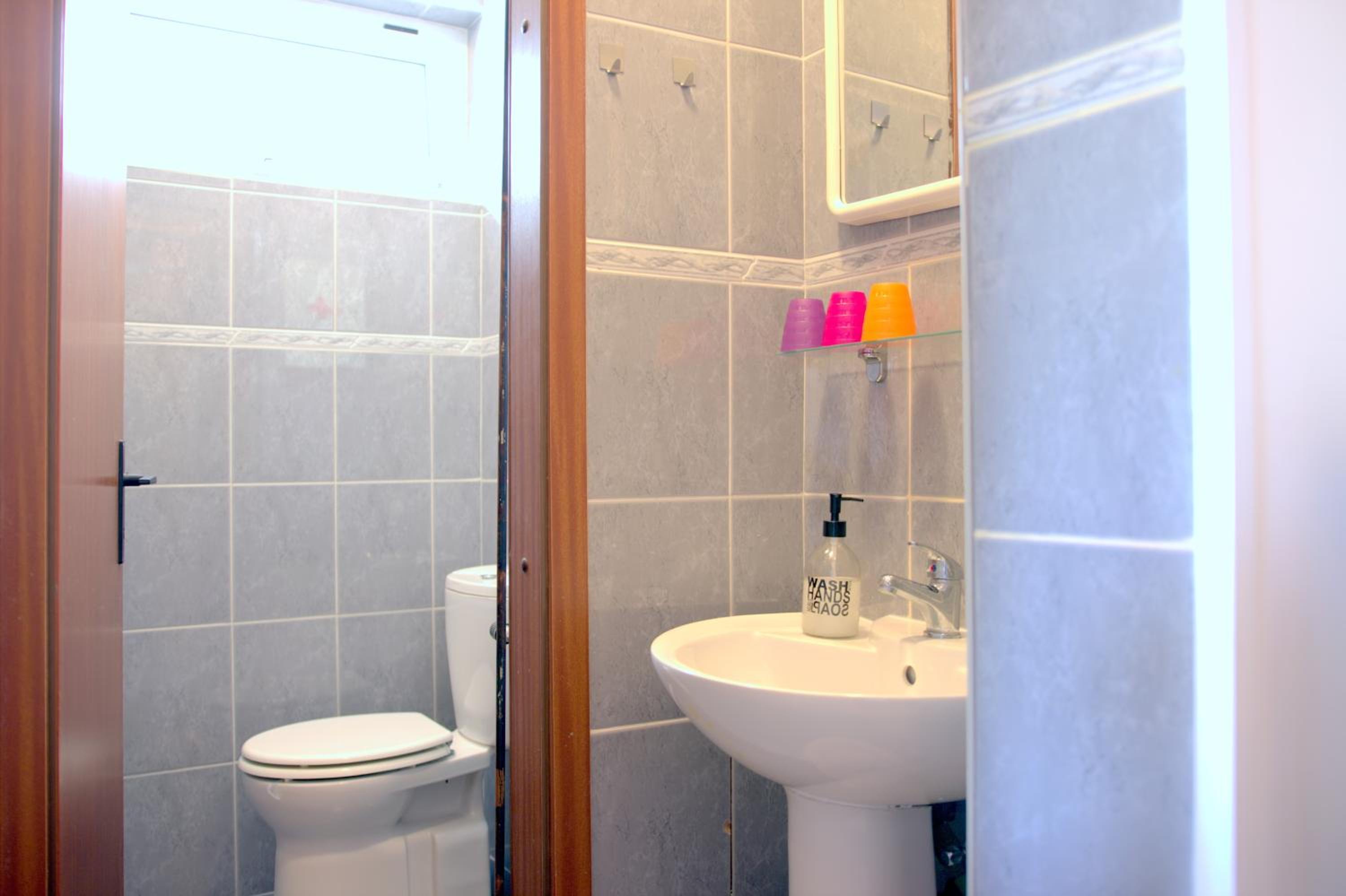 Studio Apartment - Photo 30