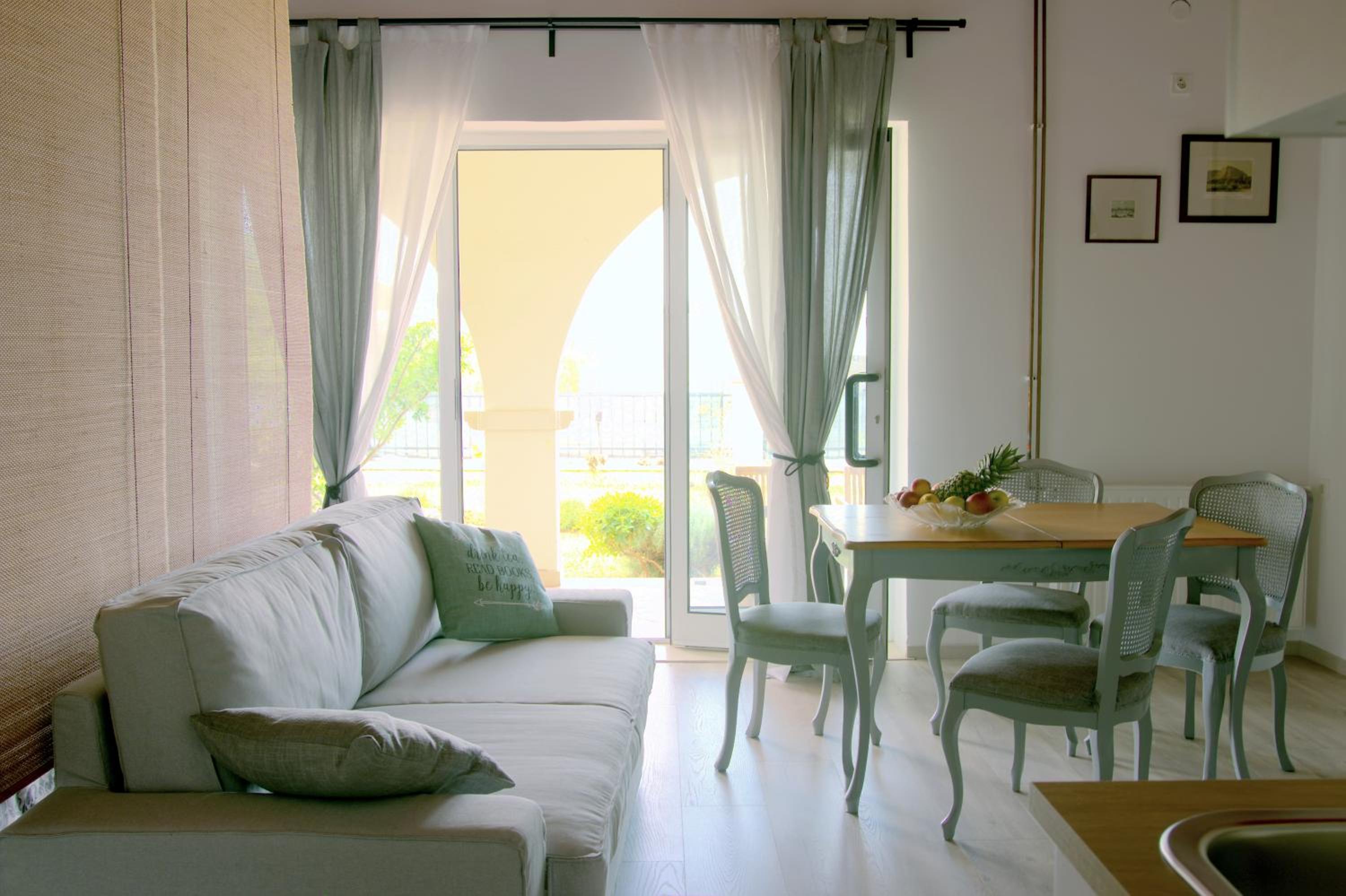 Studio Apartment - Photo 31