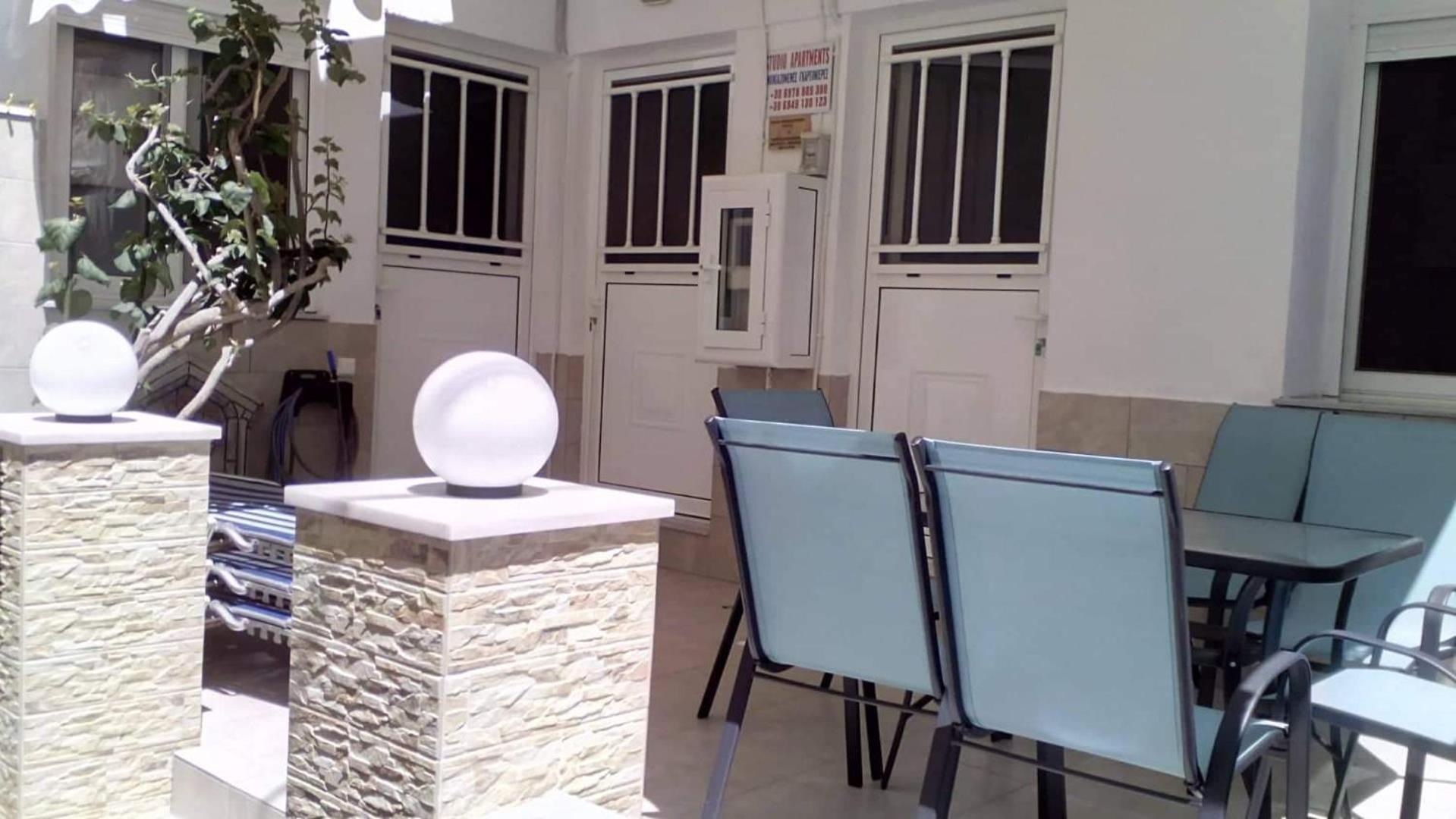 Studio with Terrace - Photo 10