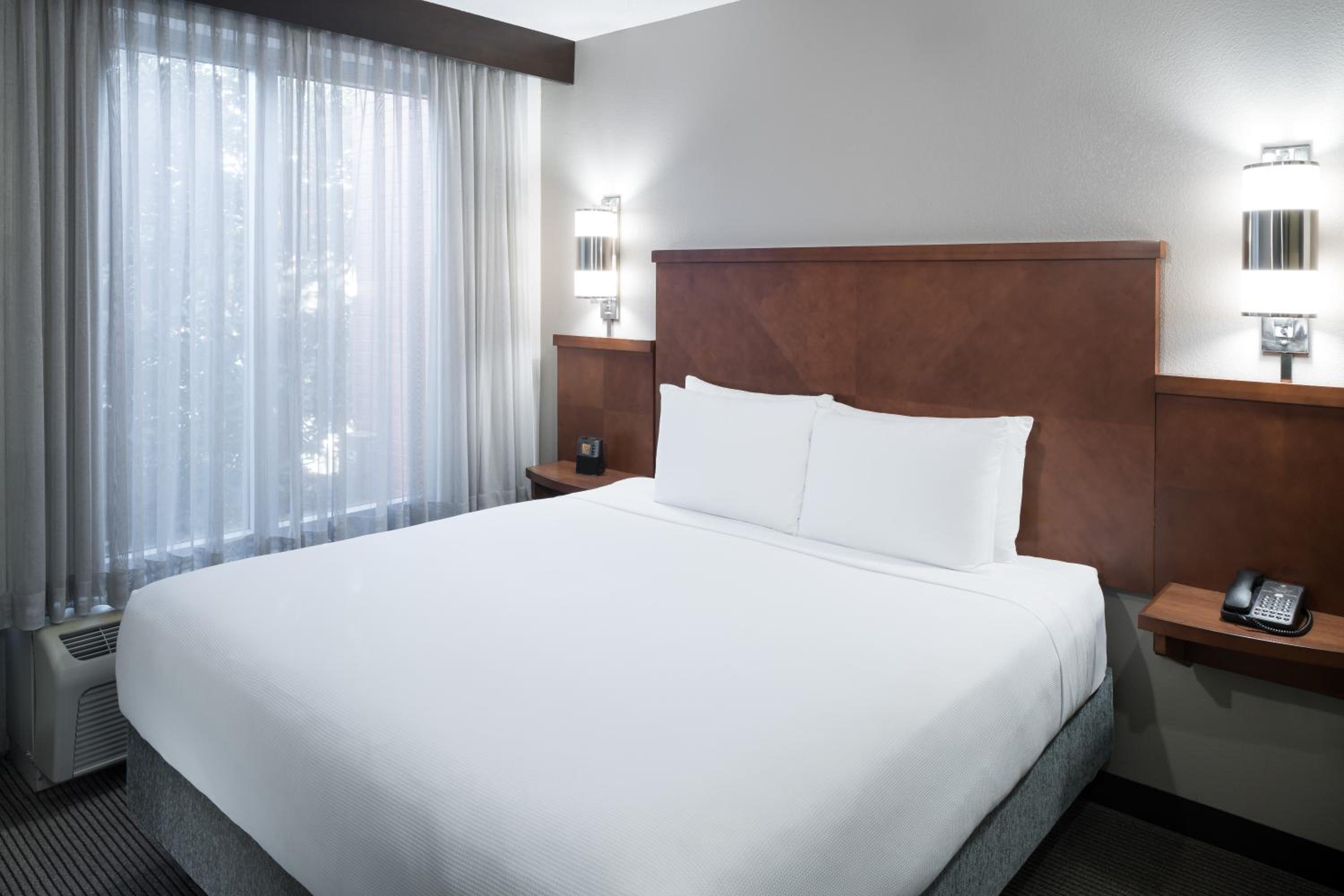 King Room with Sofa Bed - High Floor - Photo 7