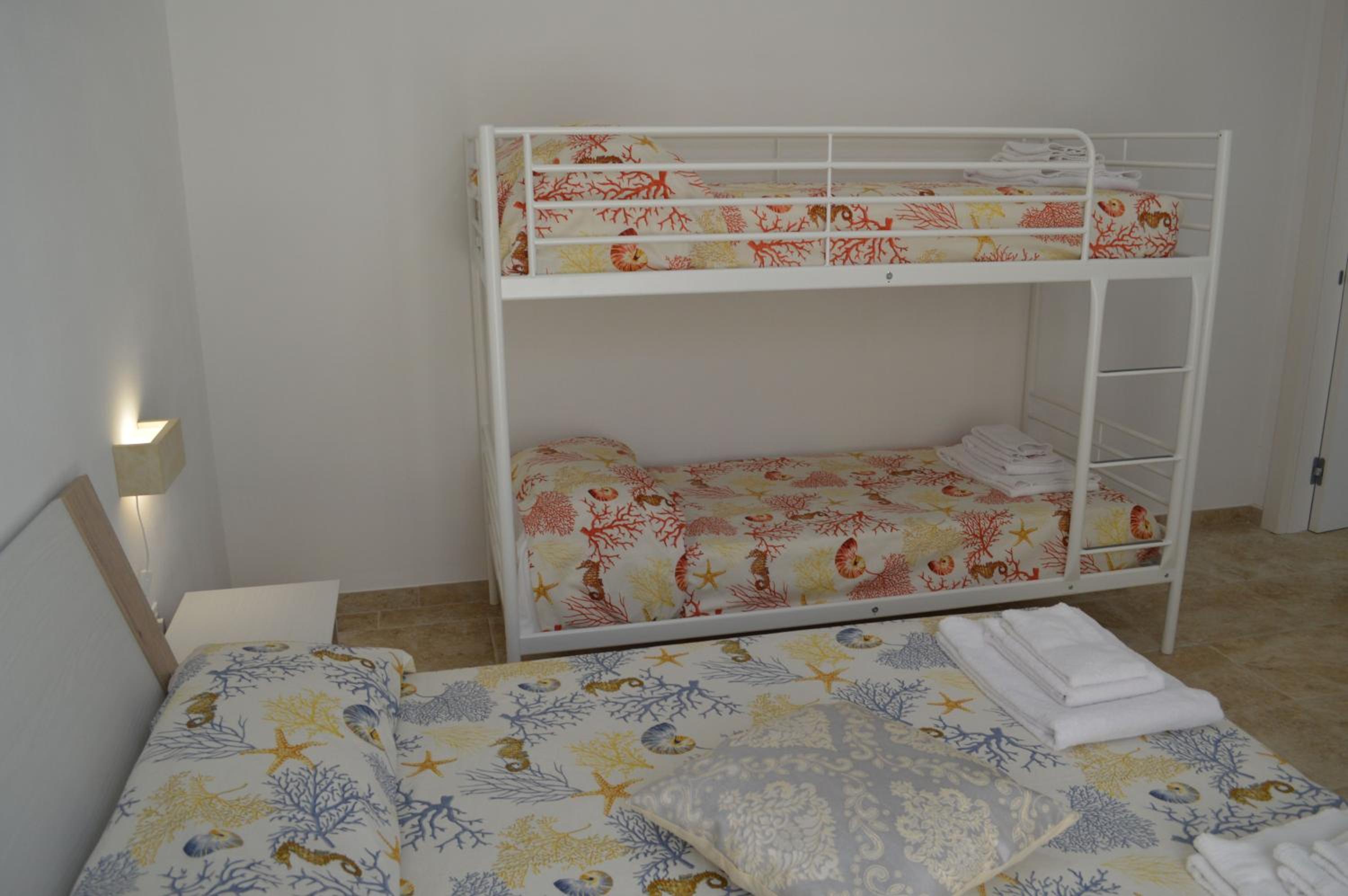 Quadruple Room with Garden View - Photo 3