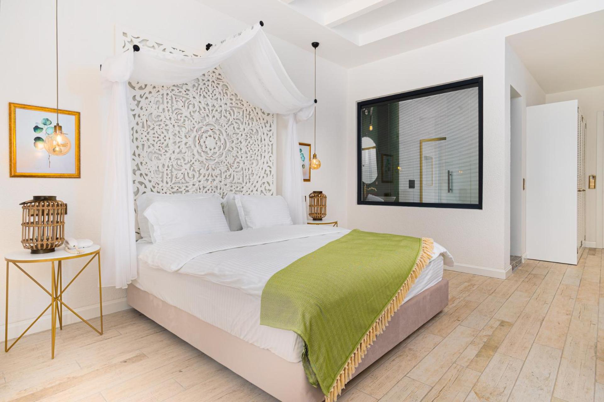 King Room with Mountain View