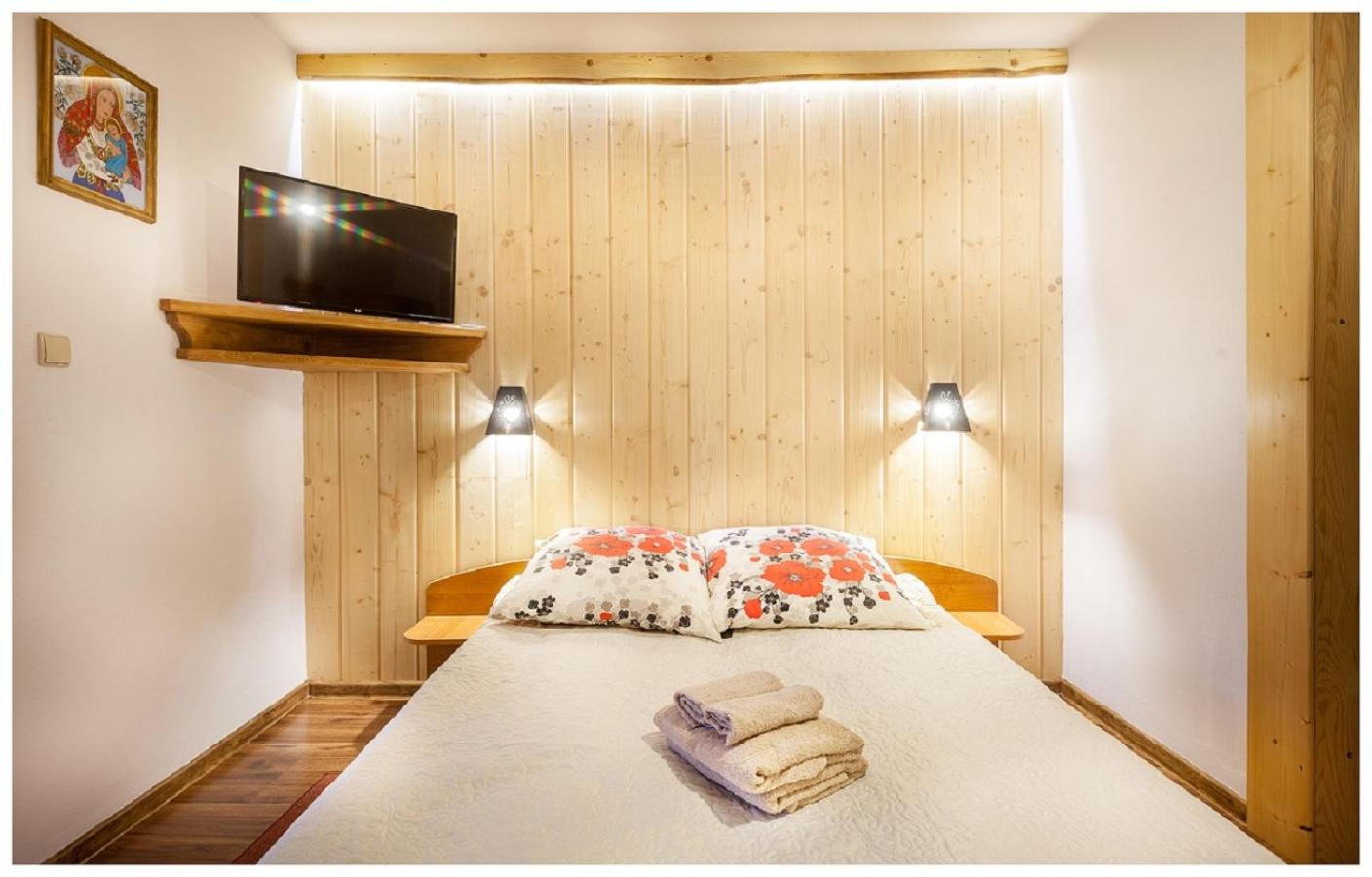 Triple Room with Private Bathroom photo 3