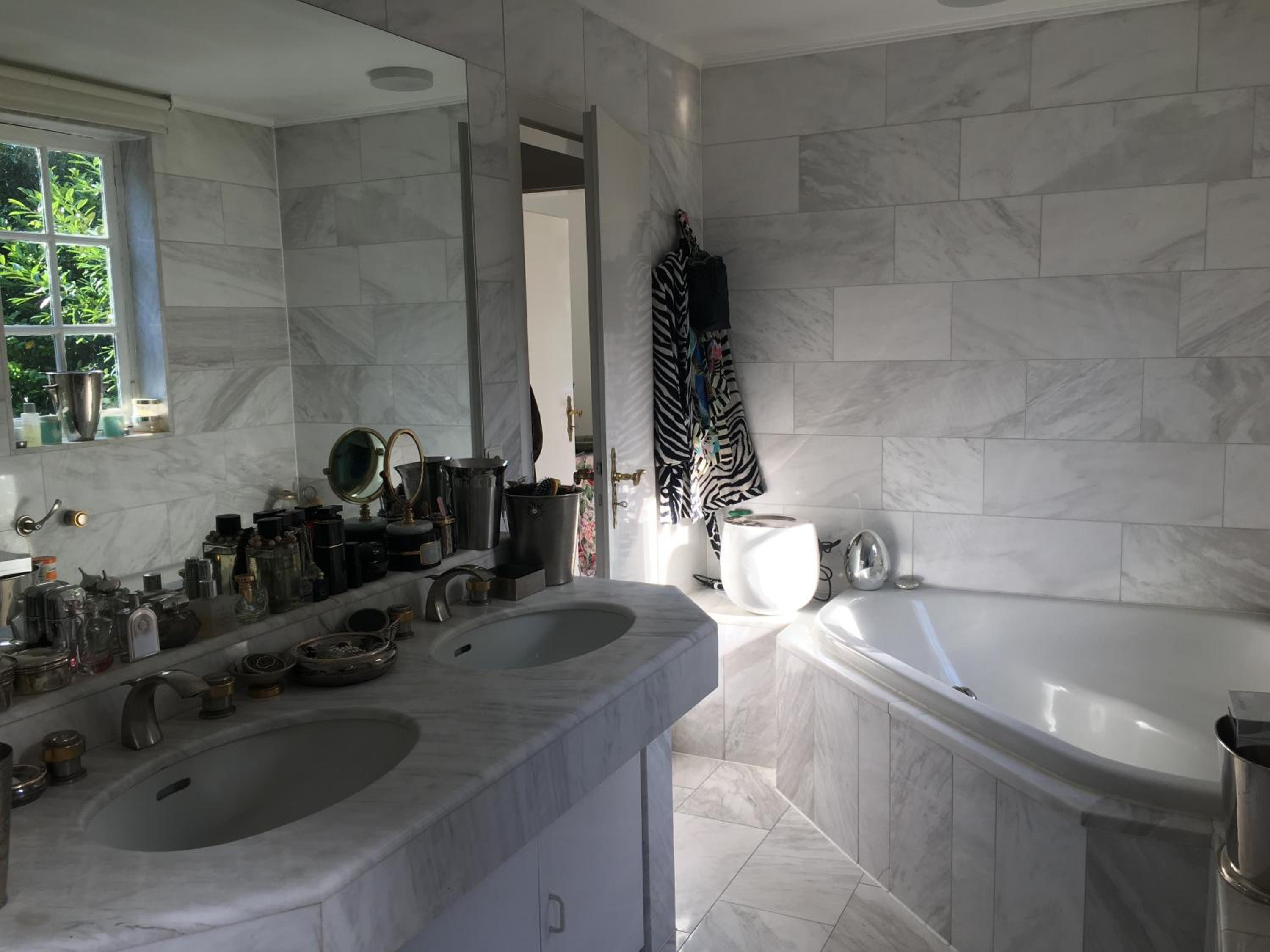 Single Room with Balcony with Shared Bathroom photo 2
