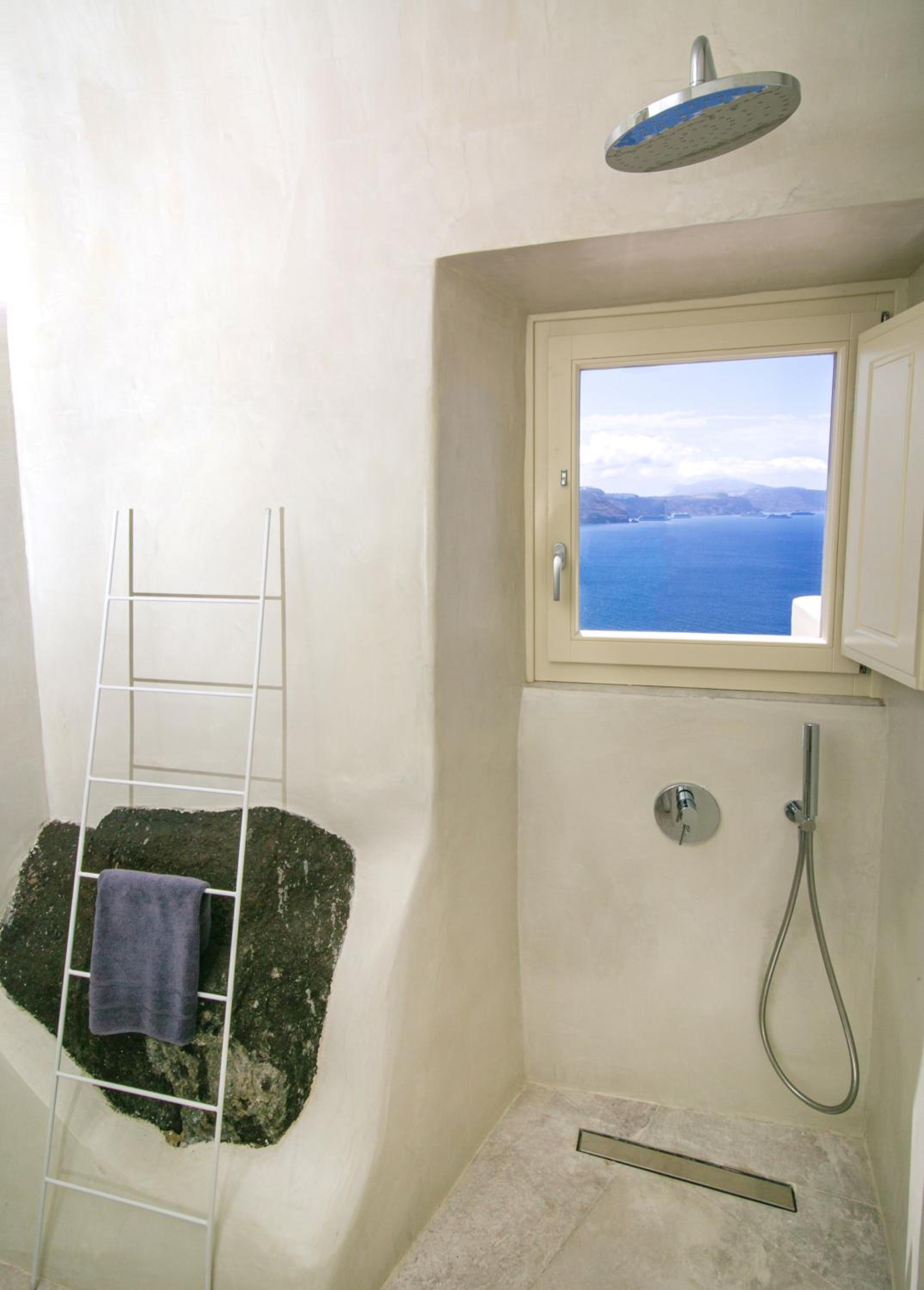One-Bedroom Villa with Hot Tub and Caldera View photo 3