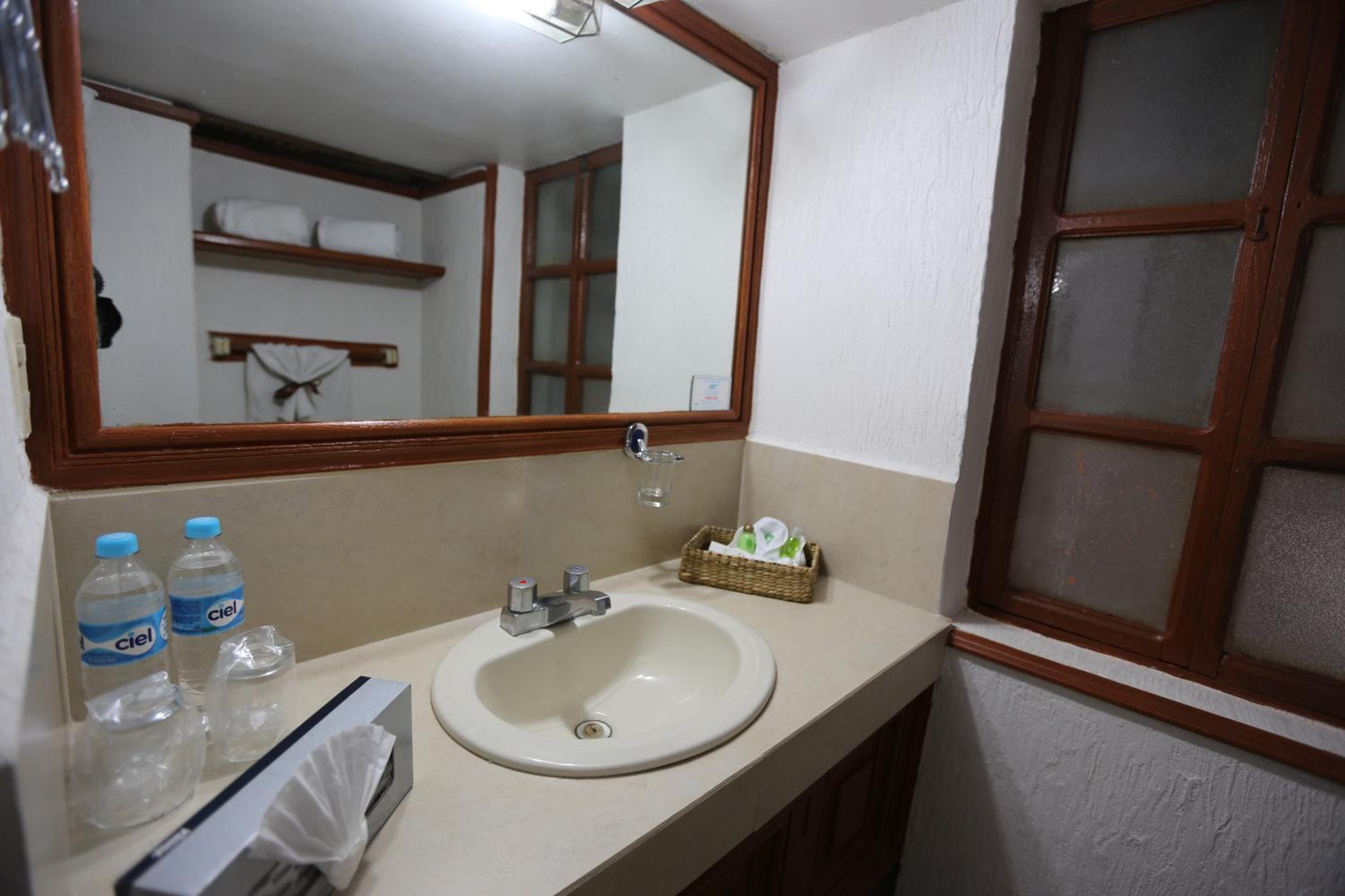 Standard Double Room - Photo 2