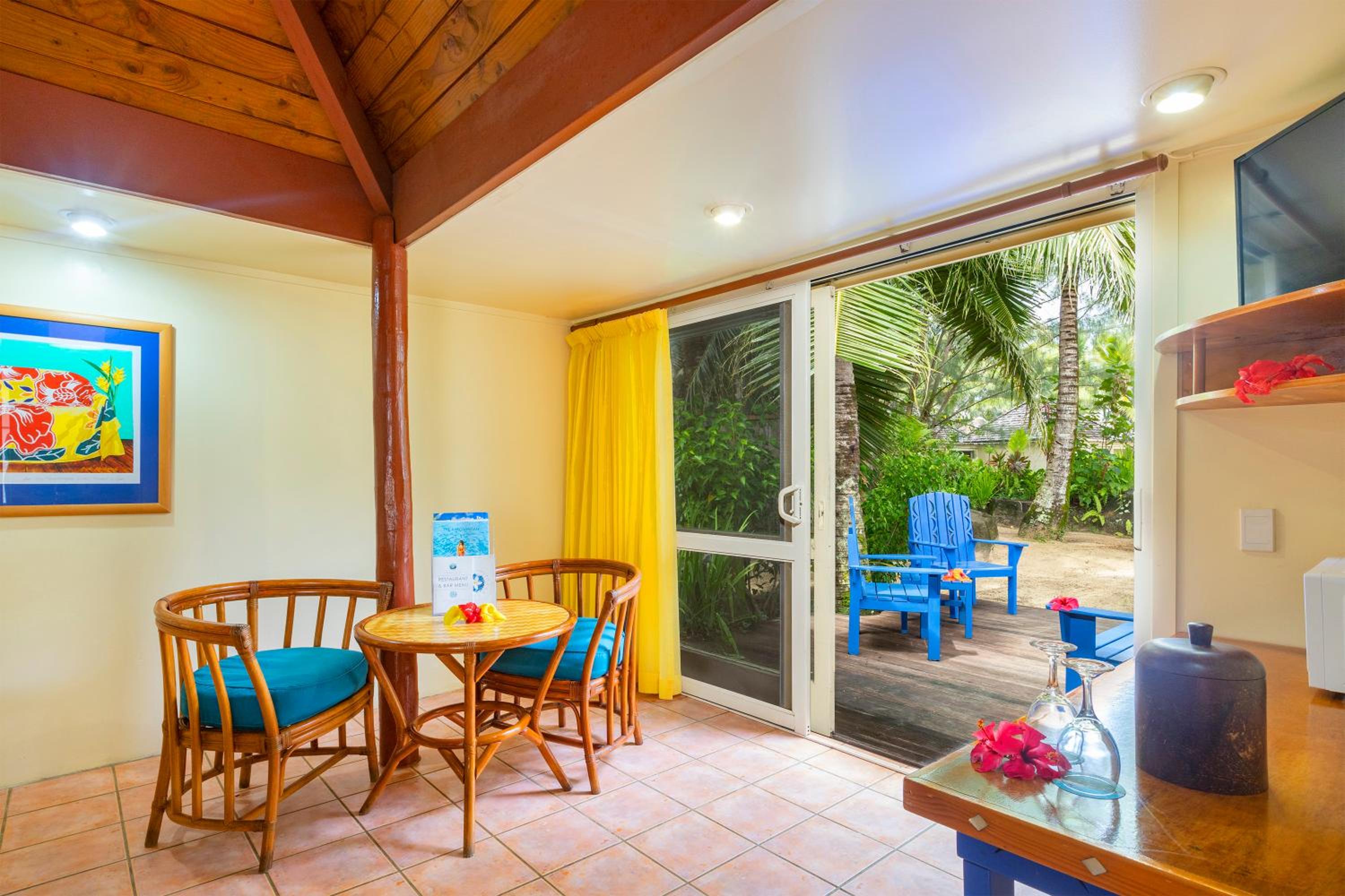 Deluxe Suite - Beachside