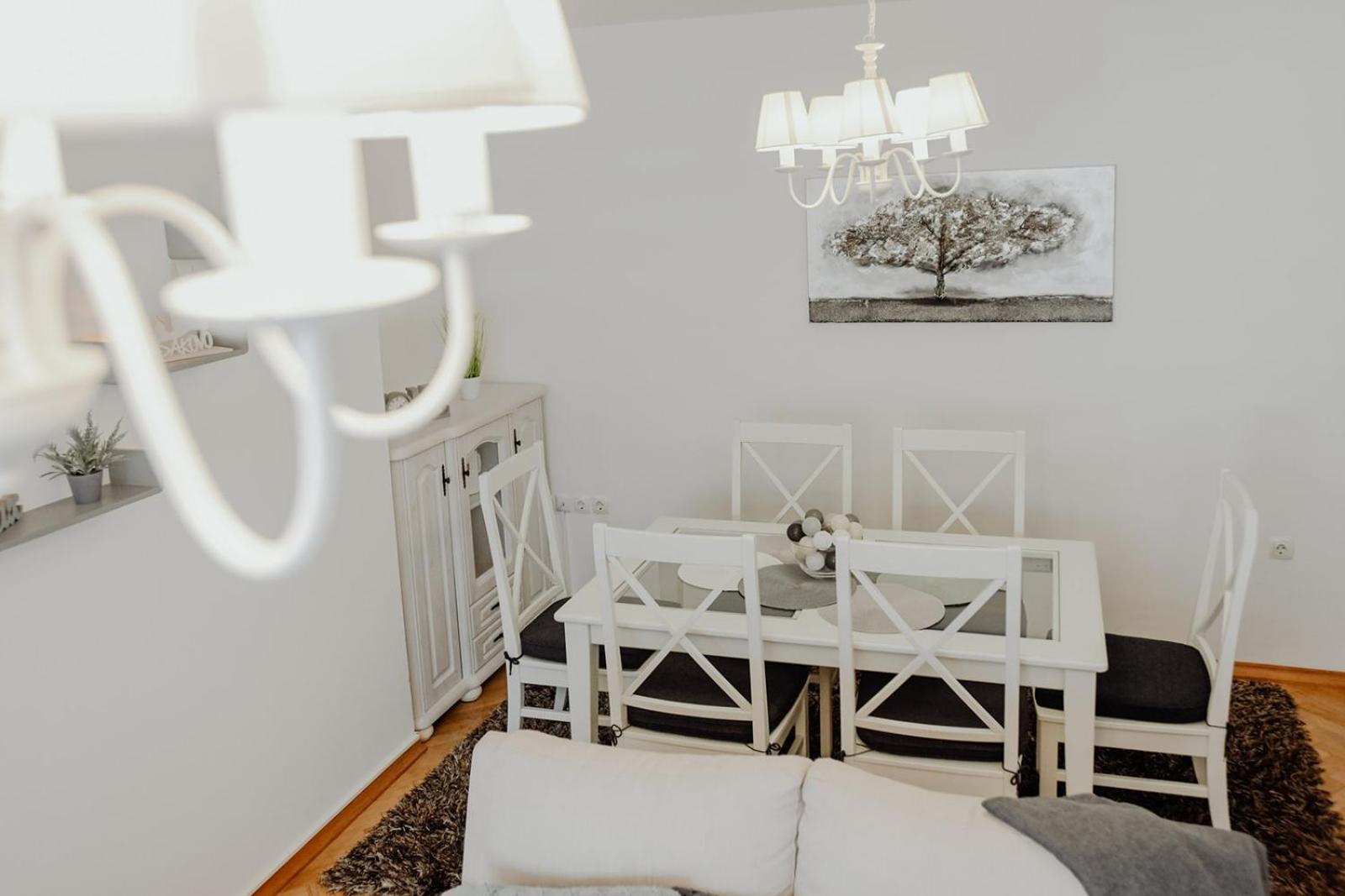 One-Bedroom Apartment - Photo 27