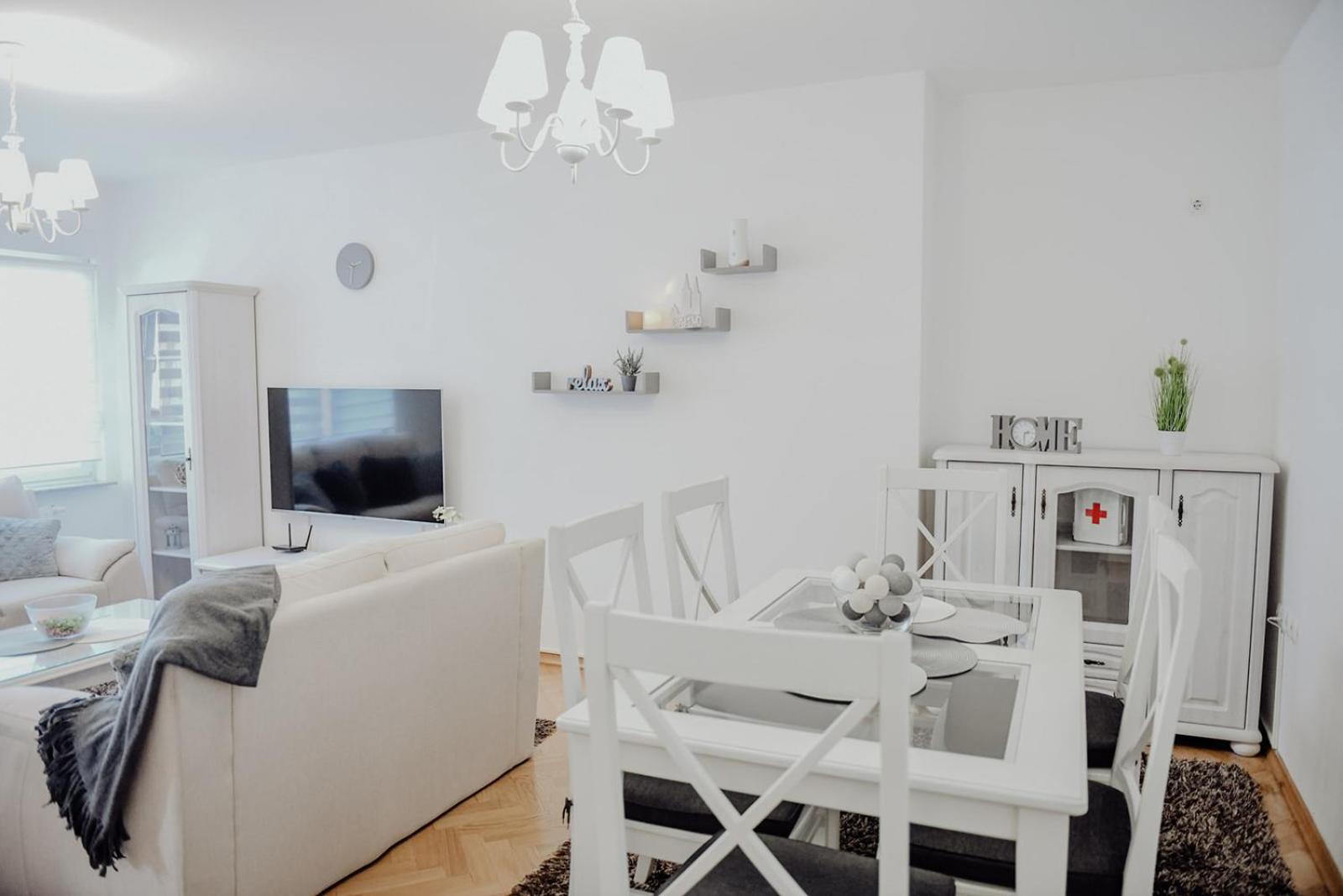 One-Bedroom Apartment - Photo 25