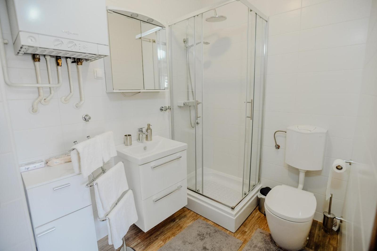 One-Bedroom Apartment - Photo 24