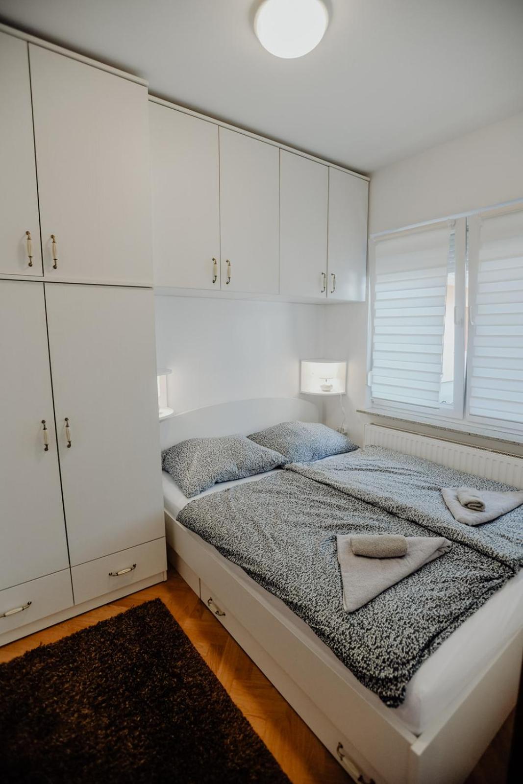 One-Bedroom Apartment - Photo 21