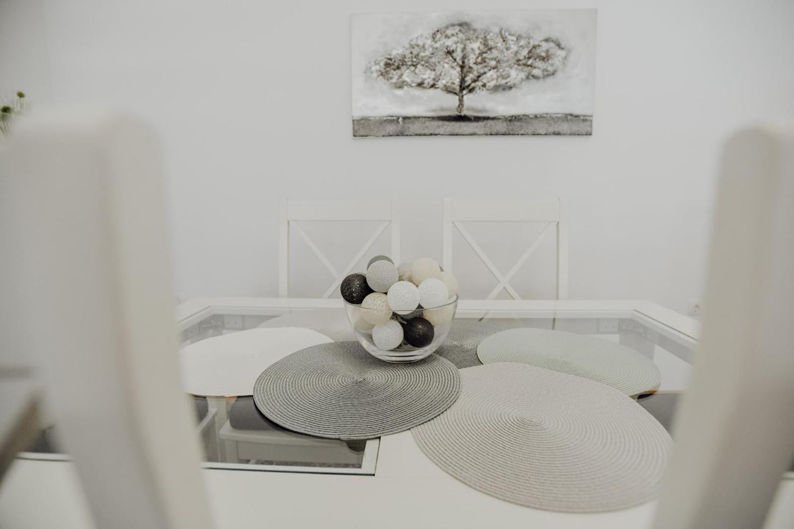 One-Bedroom Apartment - Photo 6