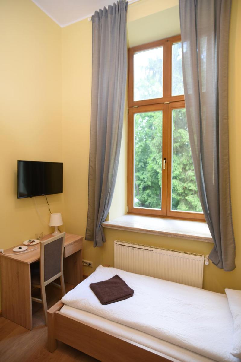 Single Room - Disability Access photo 2